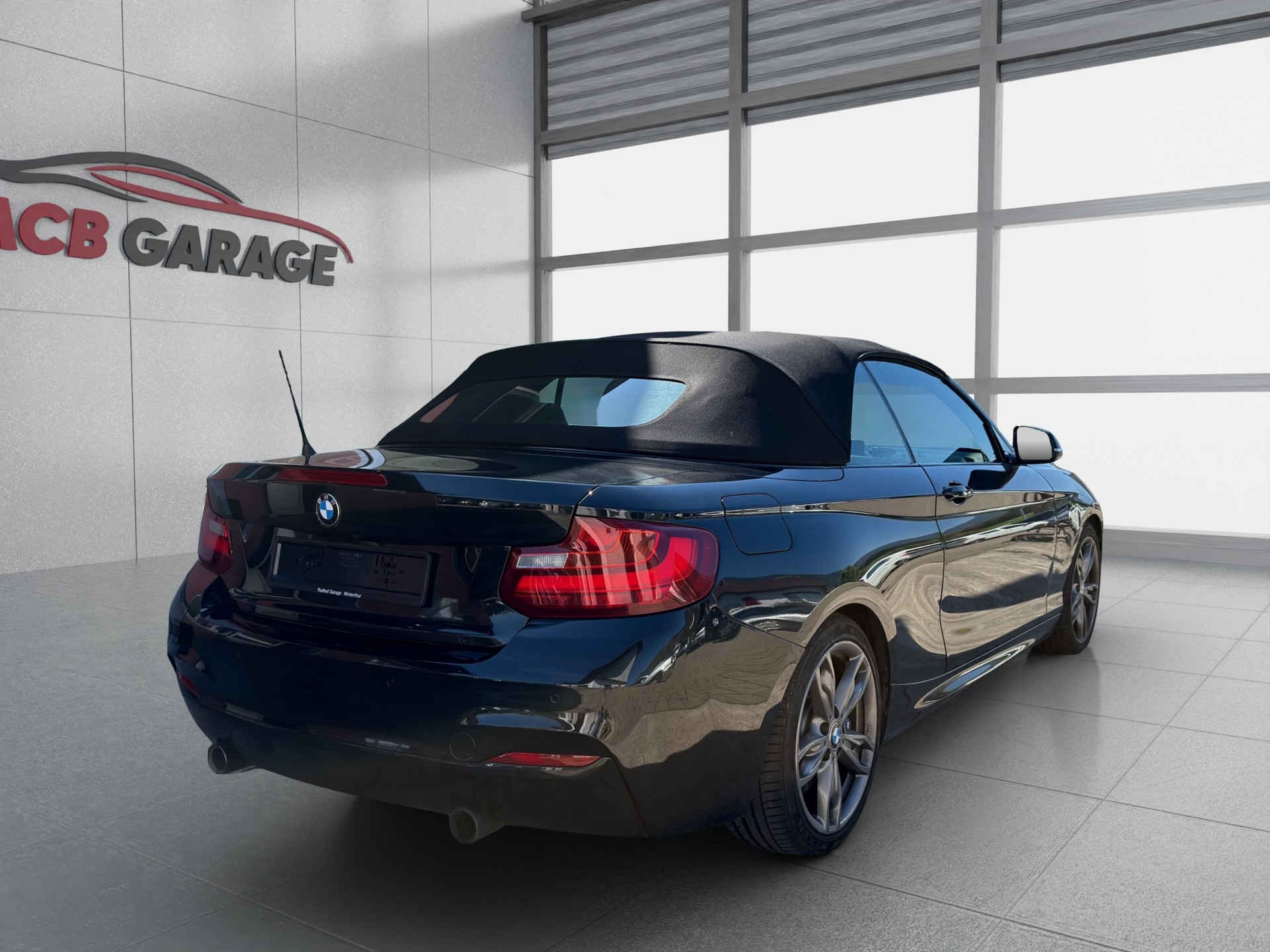 BMW M240i xDrive Steptronic-image-3