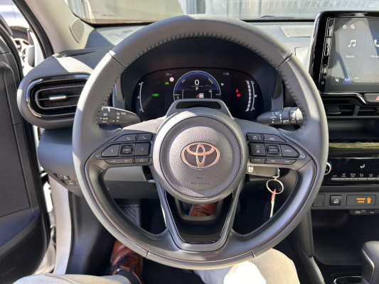 TOYOTA Yaris Cross 1.5 Comf. AWD-image-8