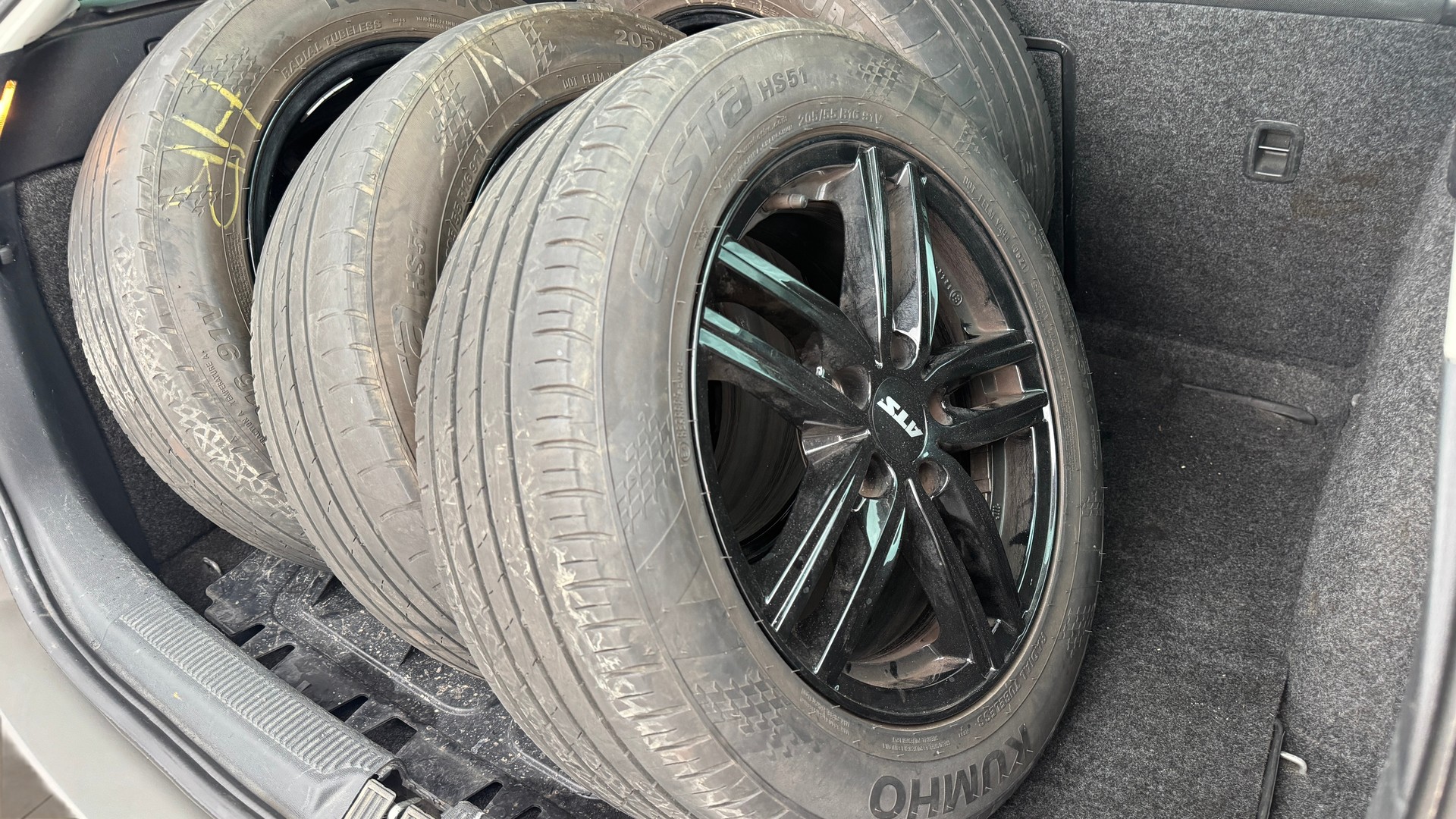 SKODA Octavia Combi 1.8 TSI 4x4-image-9