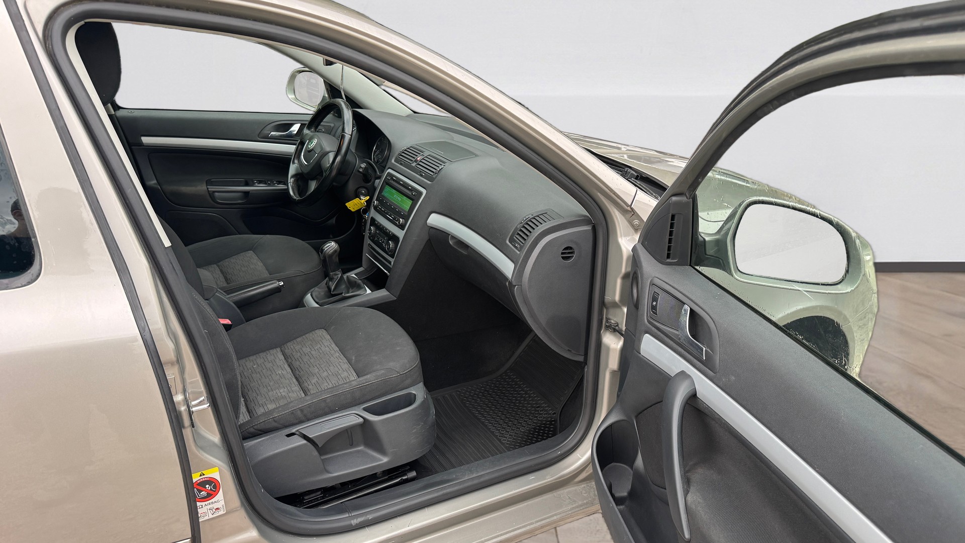 SKODA Octavia Combi 1.8 TSI 4x4-image-13