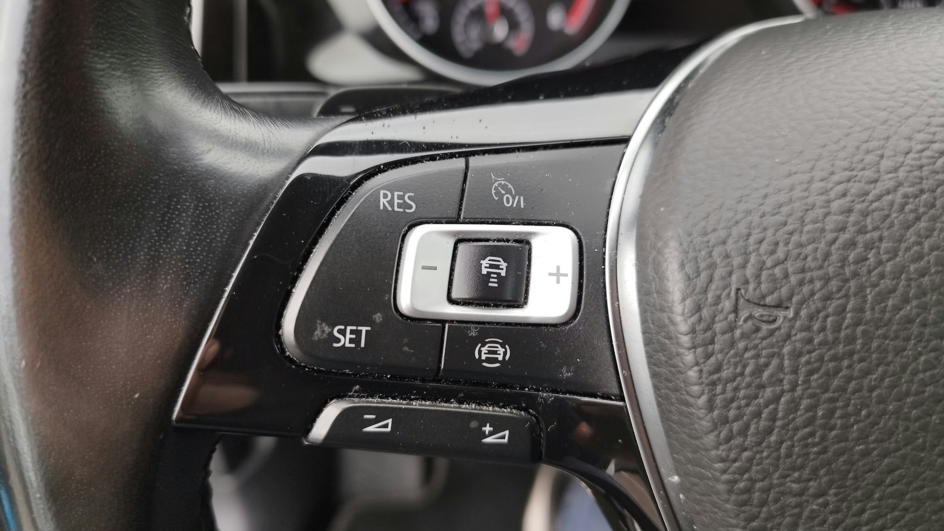 VW Golf 1.5 TSI Highline DSG-image-13