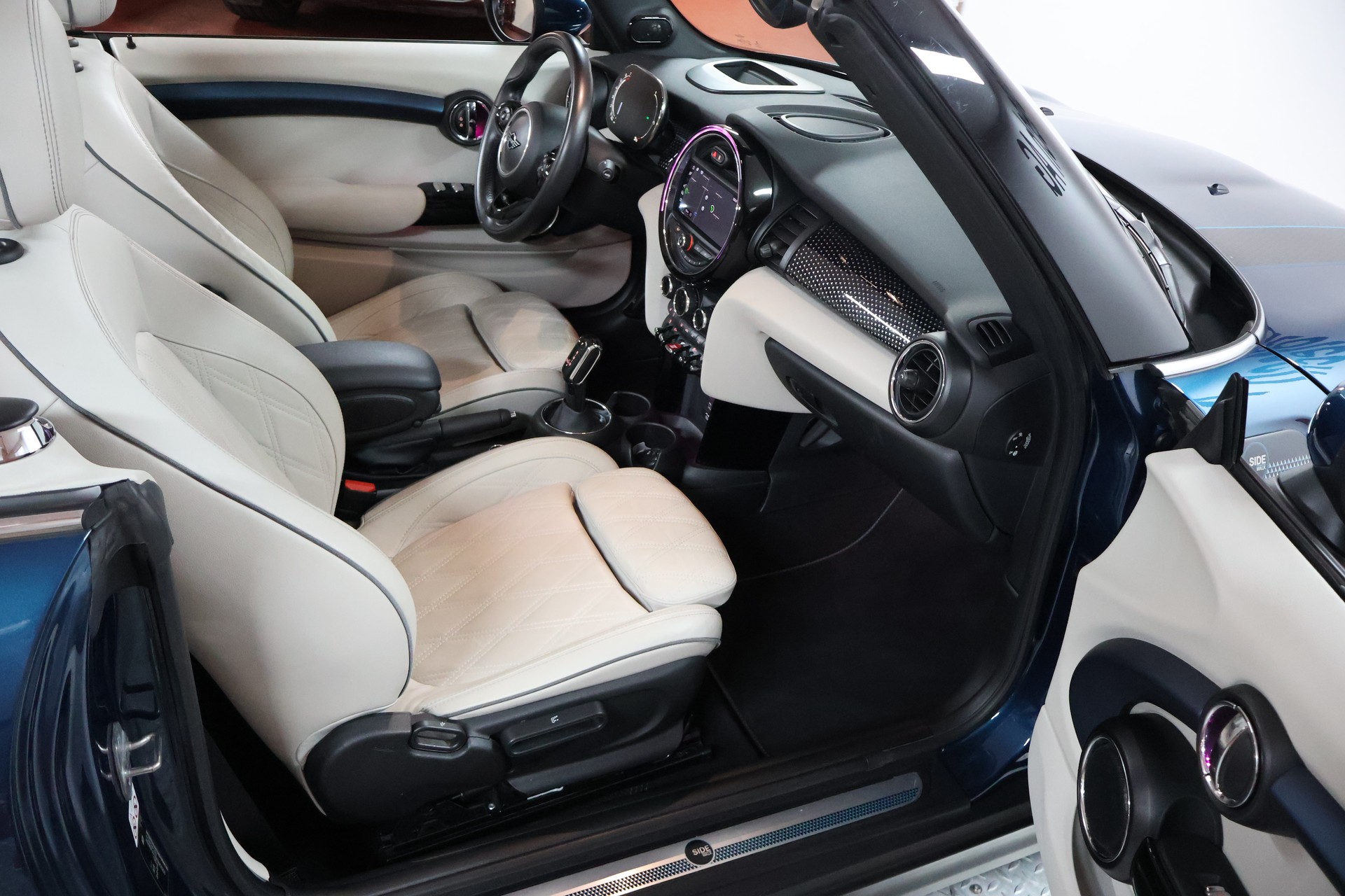 MINI Cooper S Cabriolet DKG Sidewalk Edition-image-12