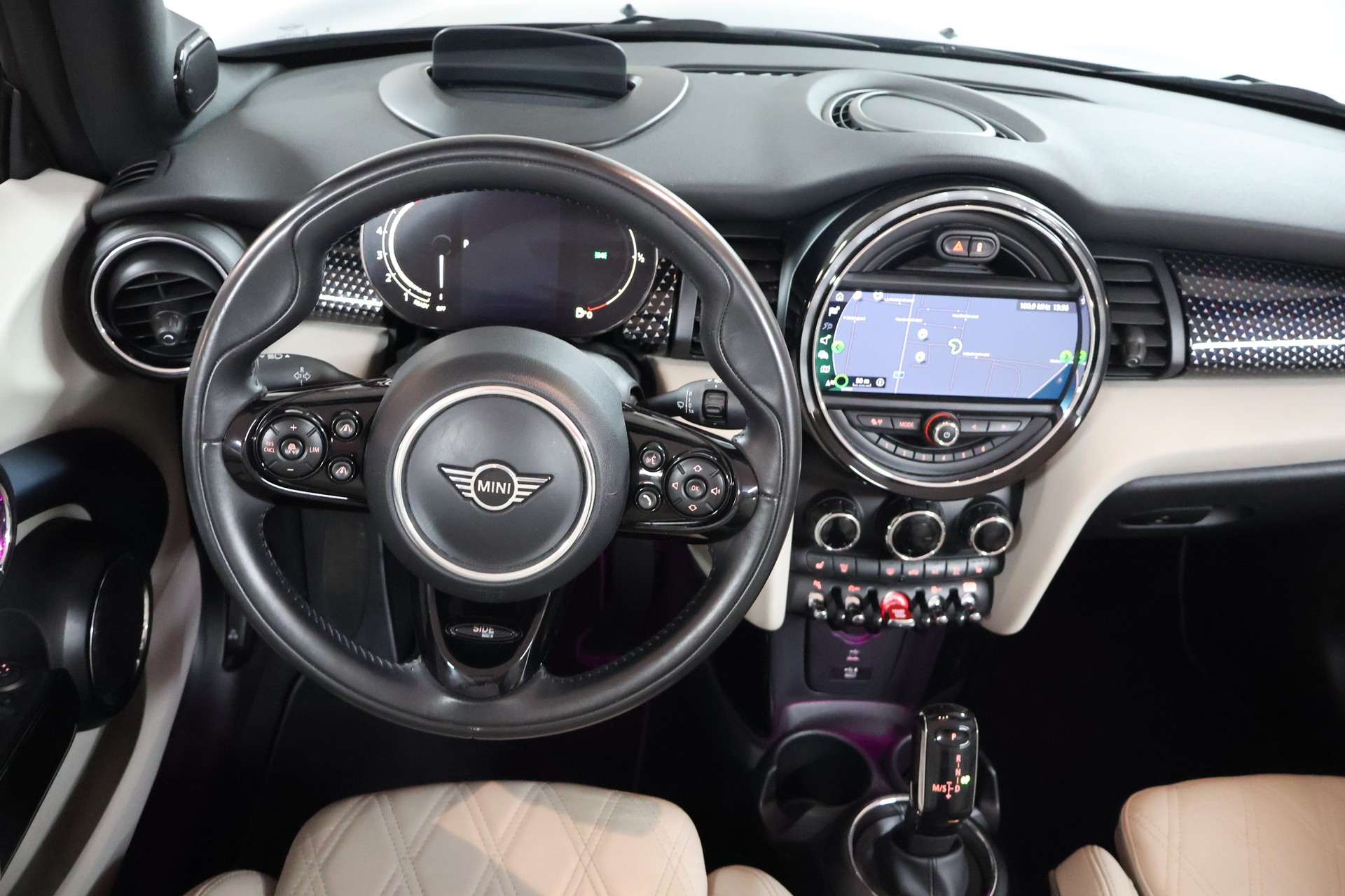 MINI Cooper S Cabriolet DKG Sidewalk Edition-image-8