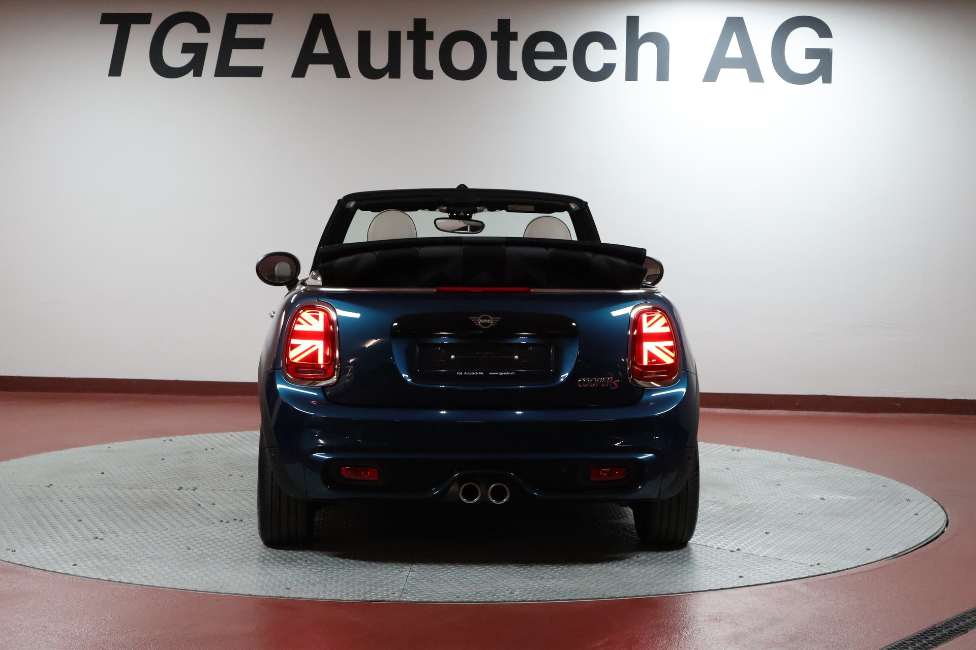 MINI Cooper S Cabriolet DKG Sidewalk Edition-image-18