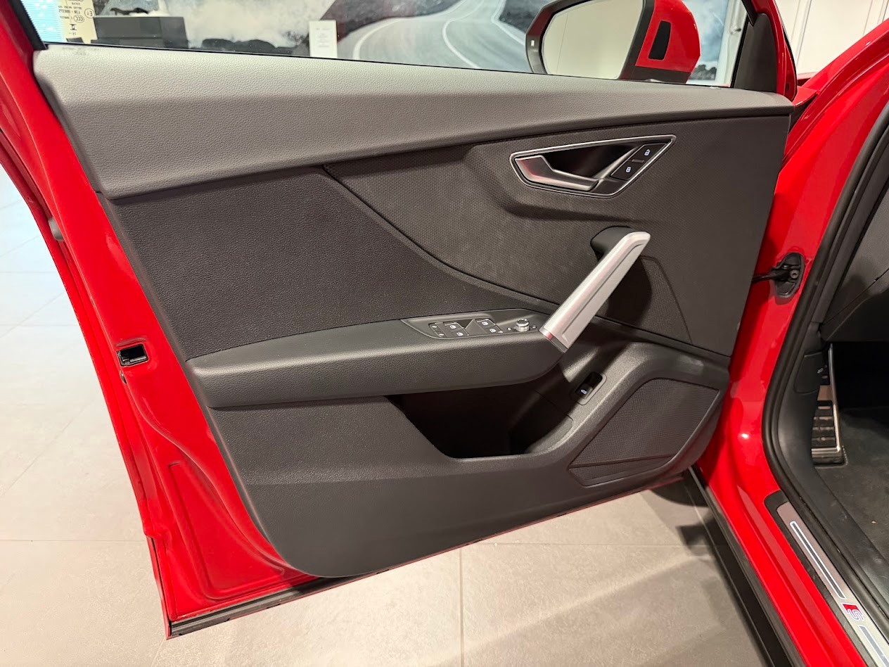 AUDI Q2 40 TFSI quattro S-tronic-image-2