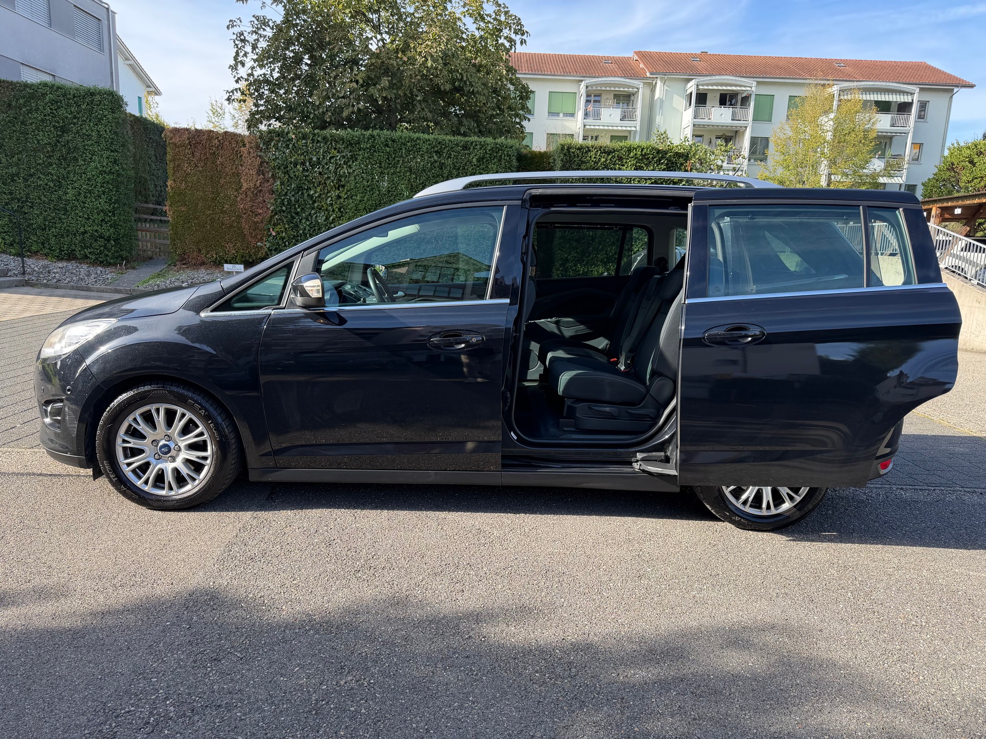 FORD Grand C-Max 2.0 TDCi Titanium PowerShift-image-3