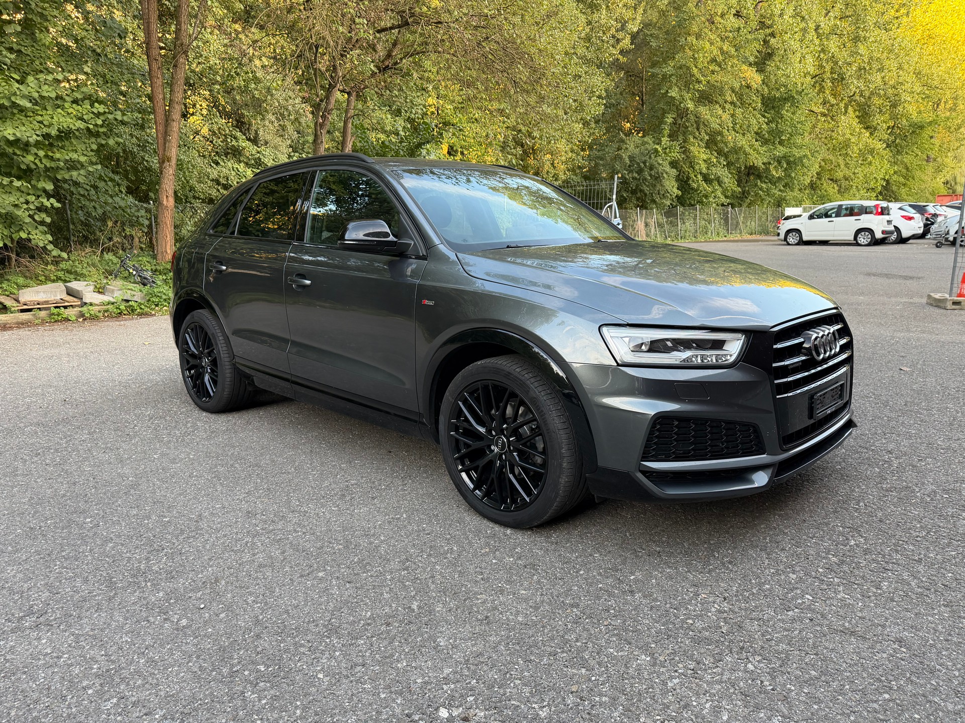 AUDI Q3 2.0 TFSI quattro S-tronic-image-4