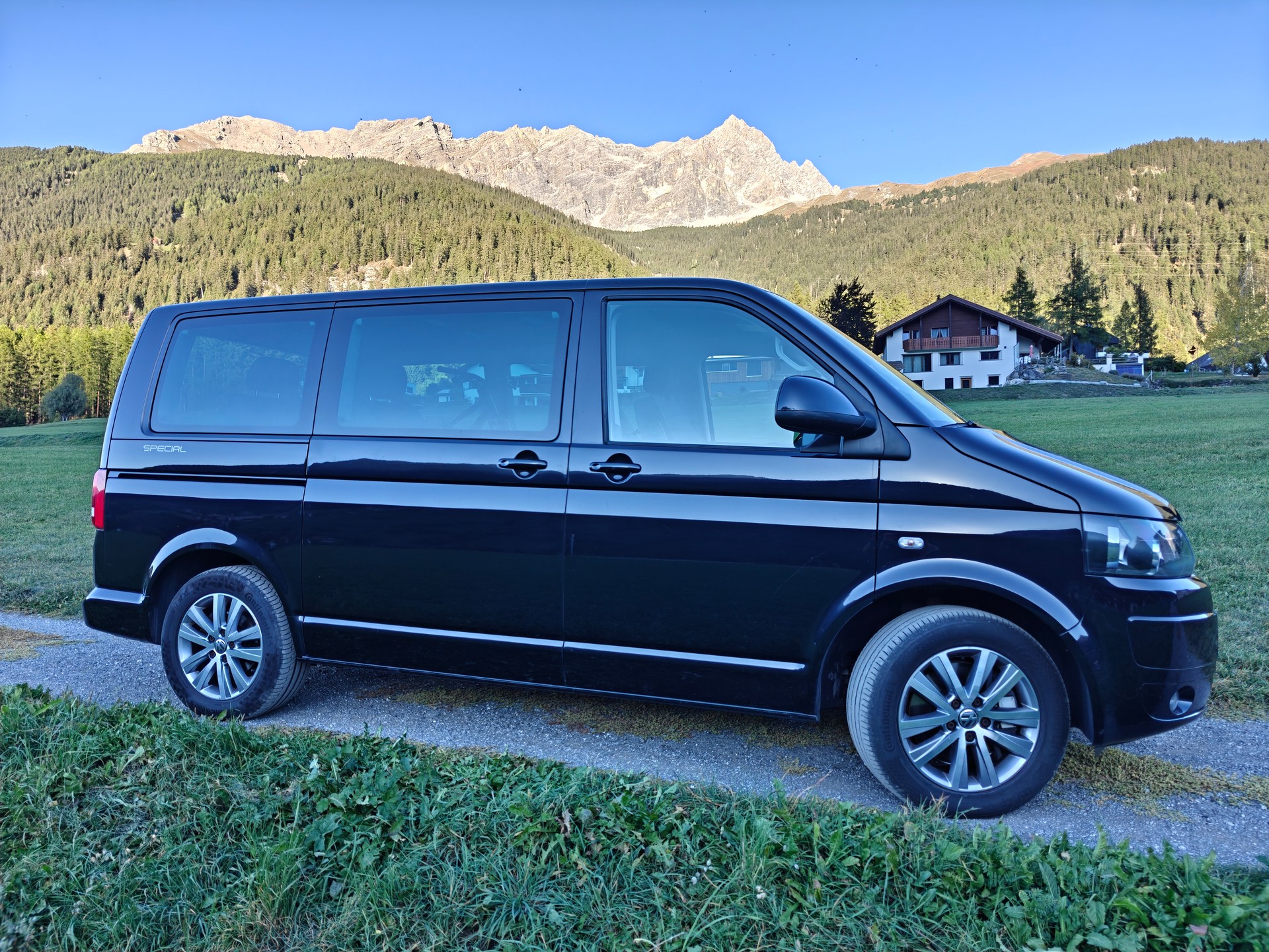 VW T5.2 Multivan Startline 2.0 TDI 4Motion-image-1
