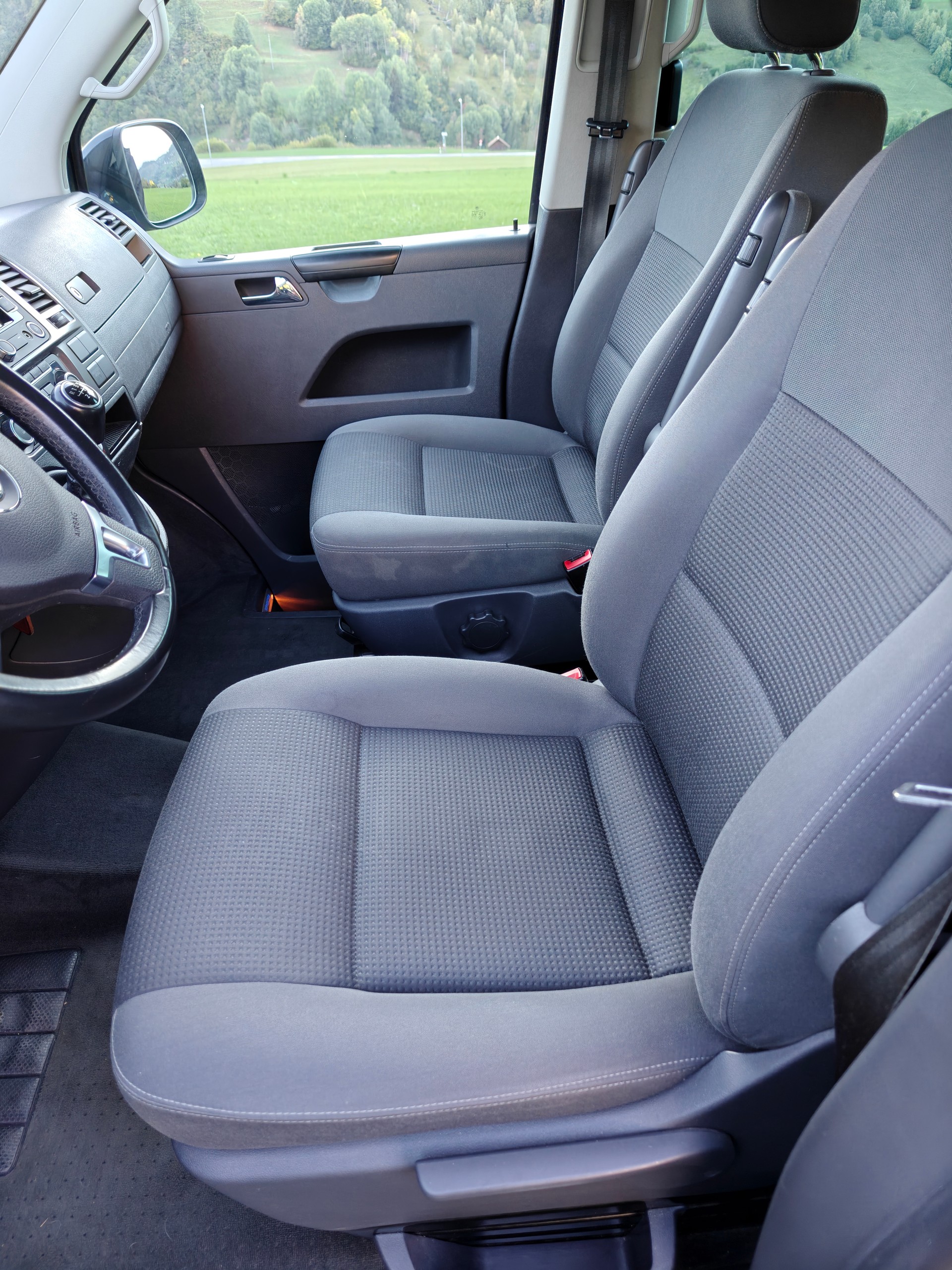 VW T5.2 Multivan Startline 2.0 TDI 4Motion-image-5