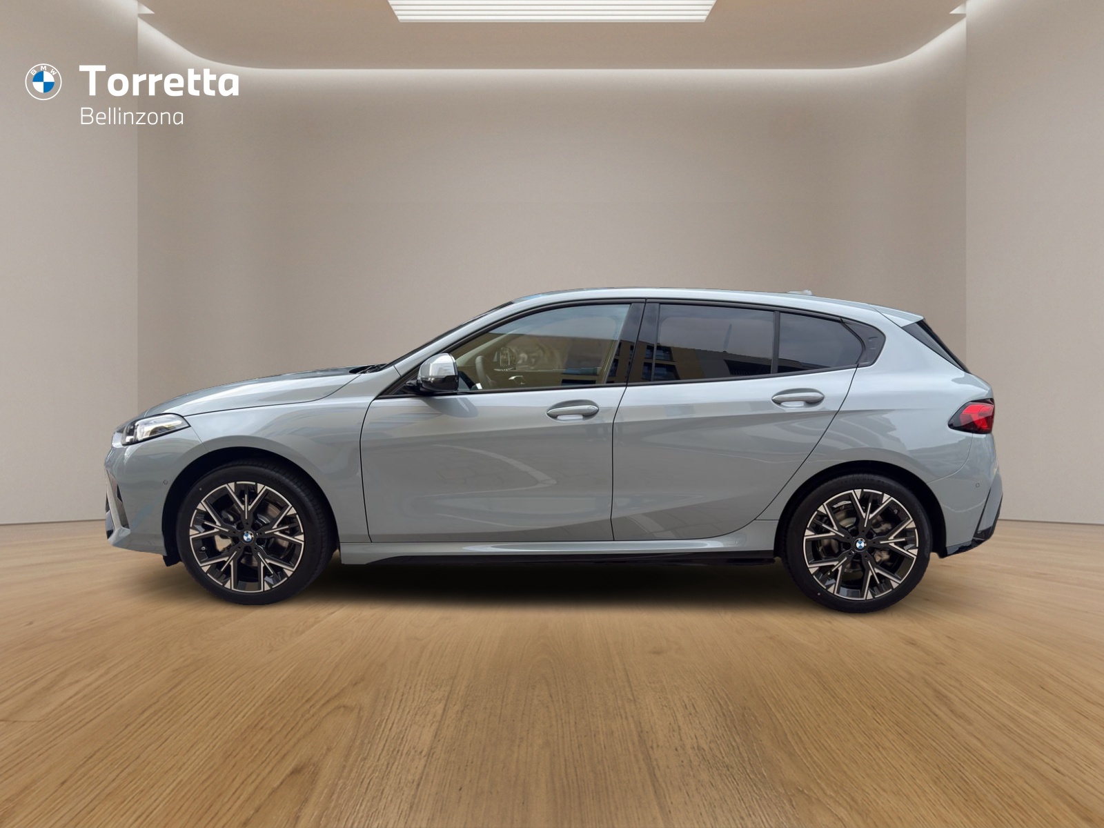 BMW 116 Steptronic-showroom-element-1