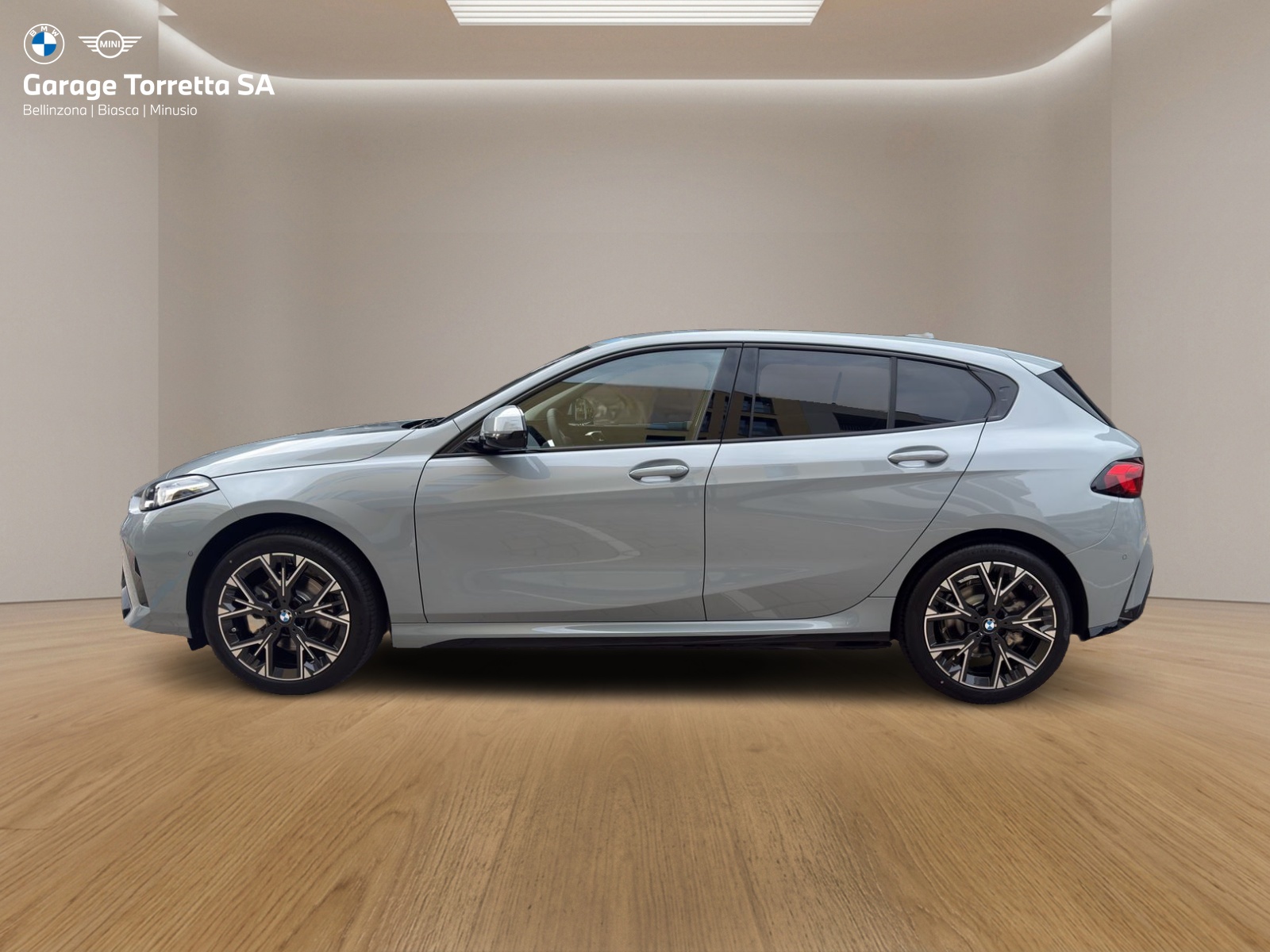 BMW 116 Steptronic-showroom-element-1