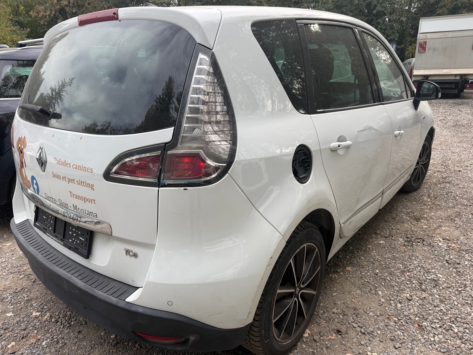 RENAULT Scénic 1.2 16V Turbo Bose Edition-image-2