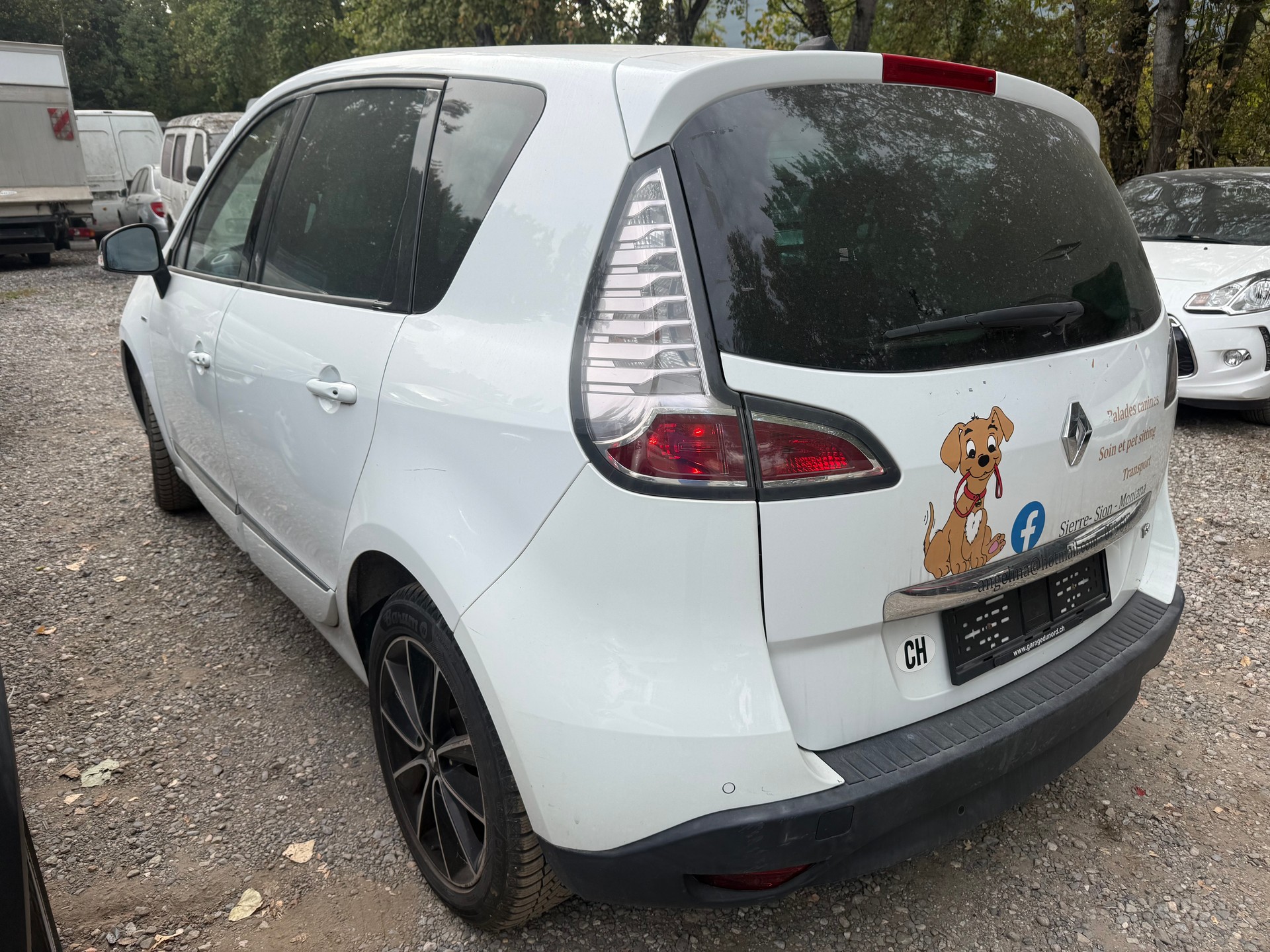 RENAULT Scénic 1.2 16V Turbo Bose Edition-image-3