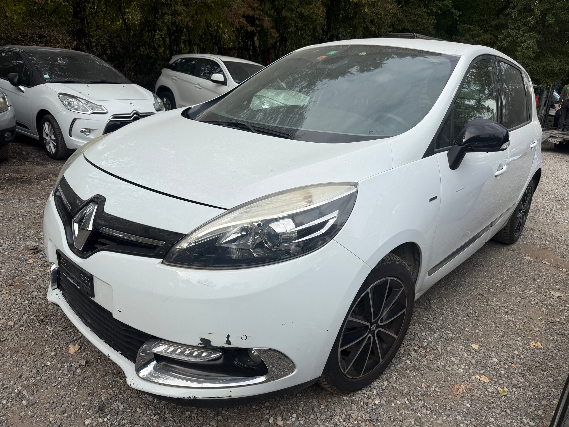 RENAULT Scénic 1.2 16V Turbo Bose Edition-image-1