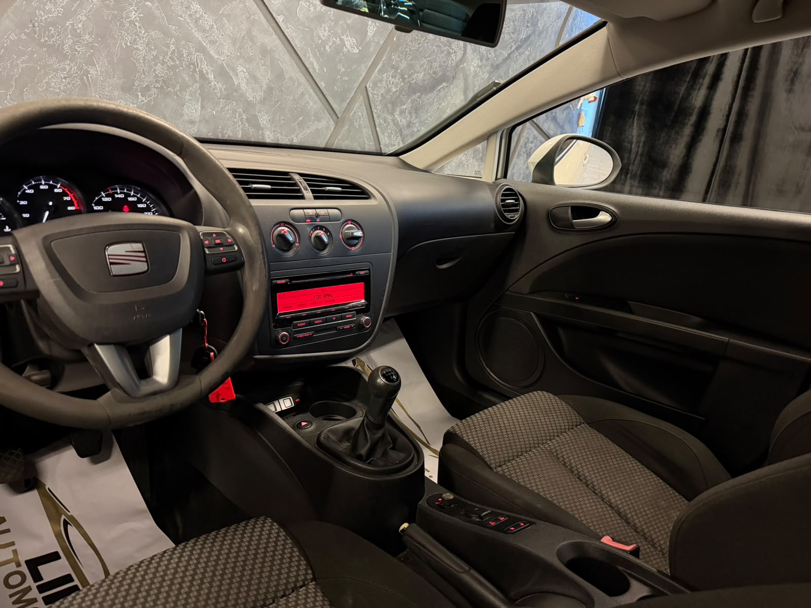 SEAT Leon 1.4 TSI Style-image-9