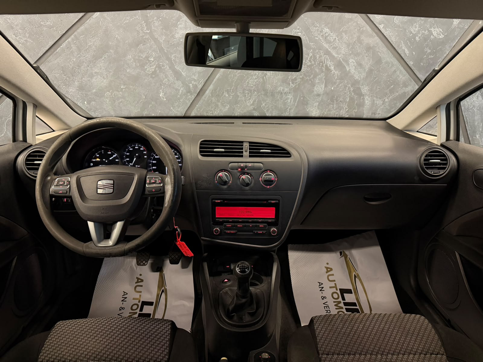 SEAT Leon 1.4 TSI Style-image-8
