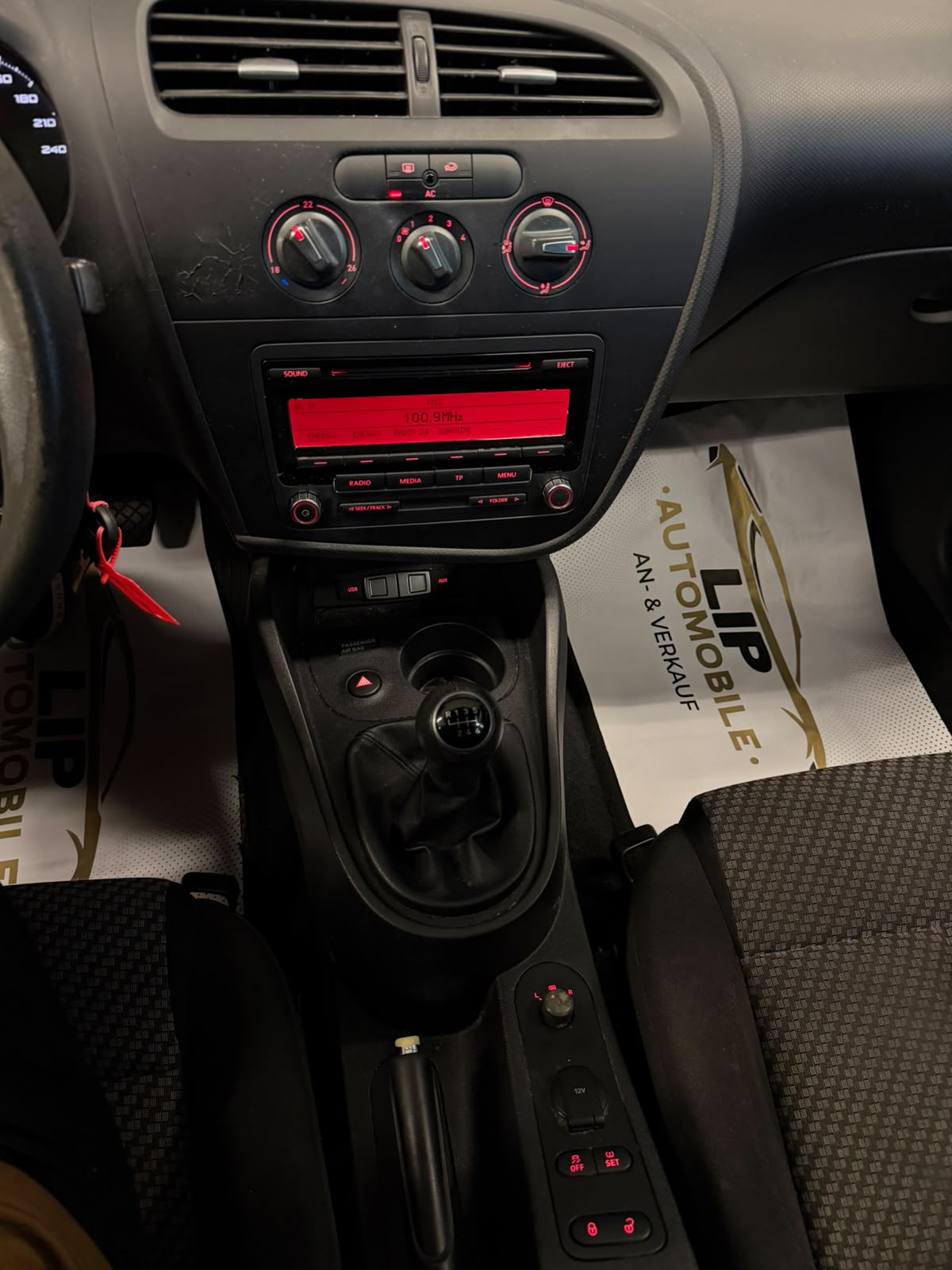 SEAT Leon 1.4 TSI Style-image-12