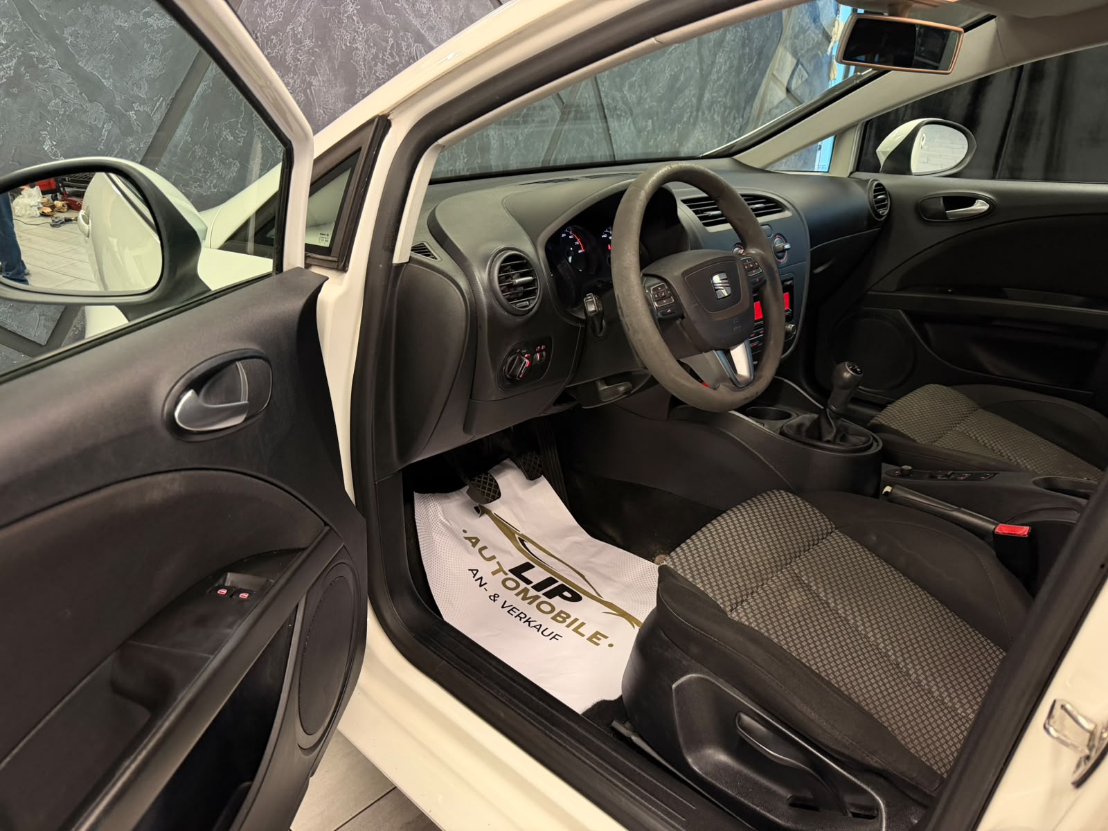 SEAT Leon 1.4 TSI Style-image-11