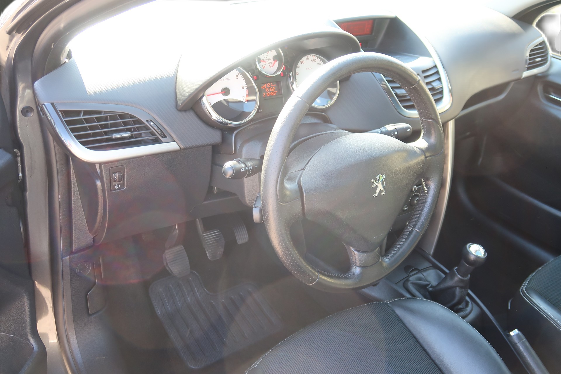 PEUGEOT 207 SW 1.6 16V Active-image-8