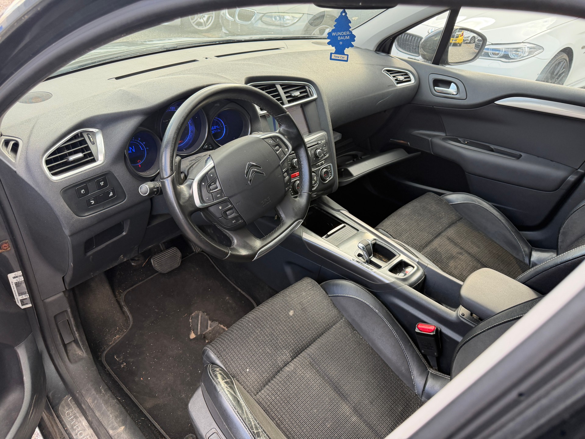 CITROEN C4 Berline 1.6 THP Séduction EGS6-image-6
