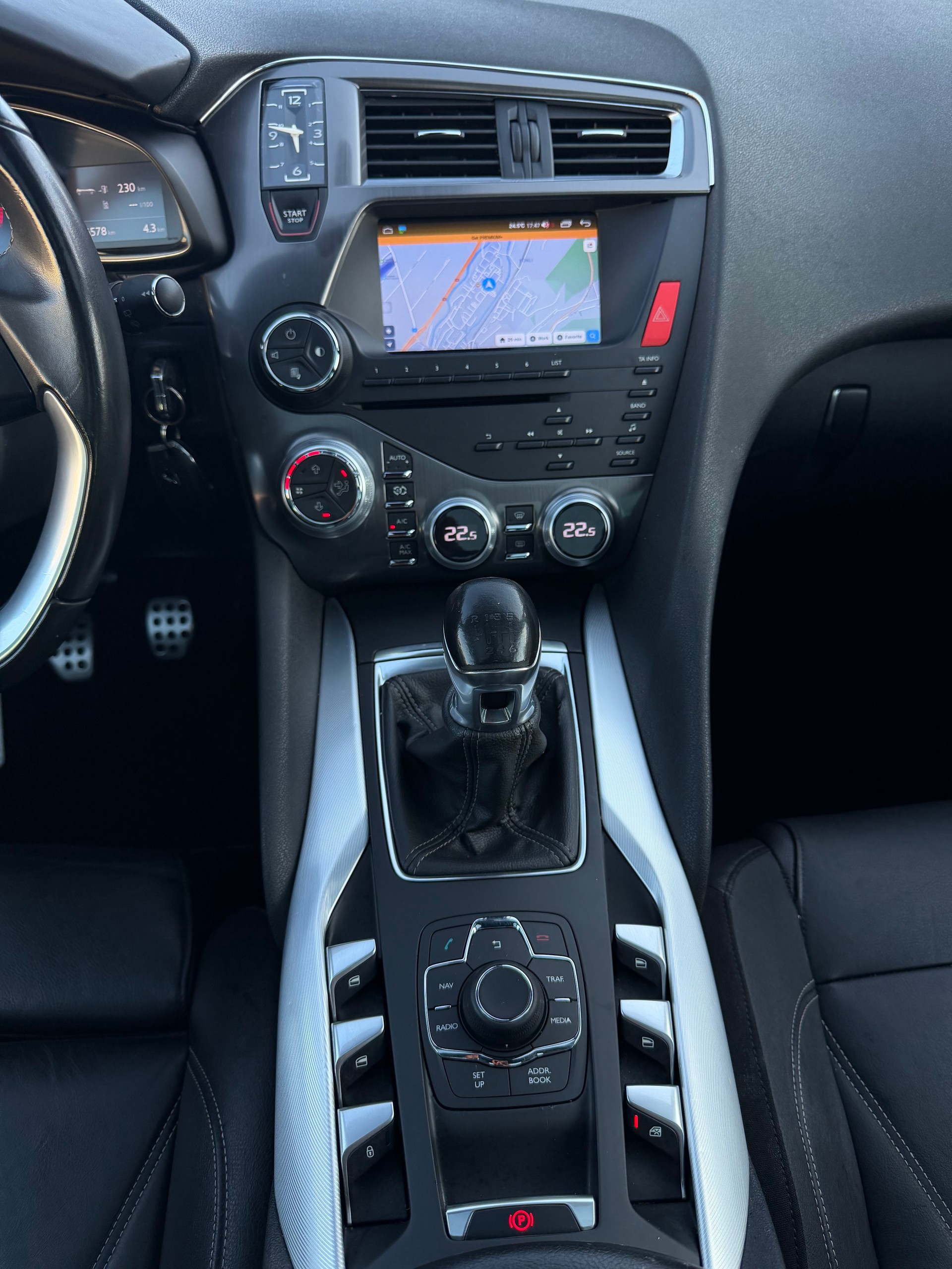 DS AUTOMOBILES DS5 1.6 Turbo Faubourg Addict-image-11