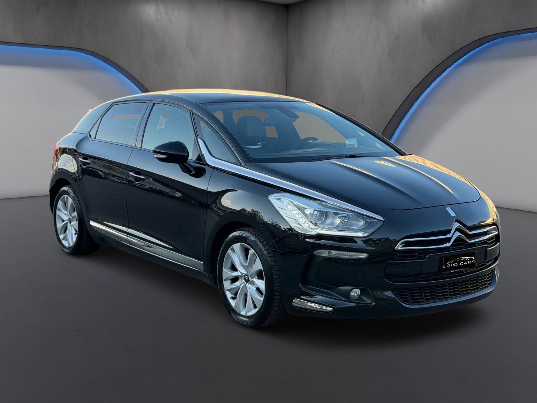 DS AUTOMOBILES DS5 1.6 Turbo Faubourg Addict-image-2