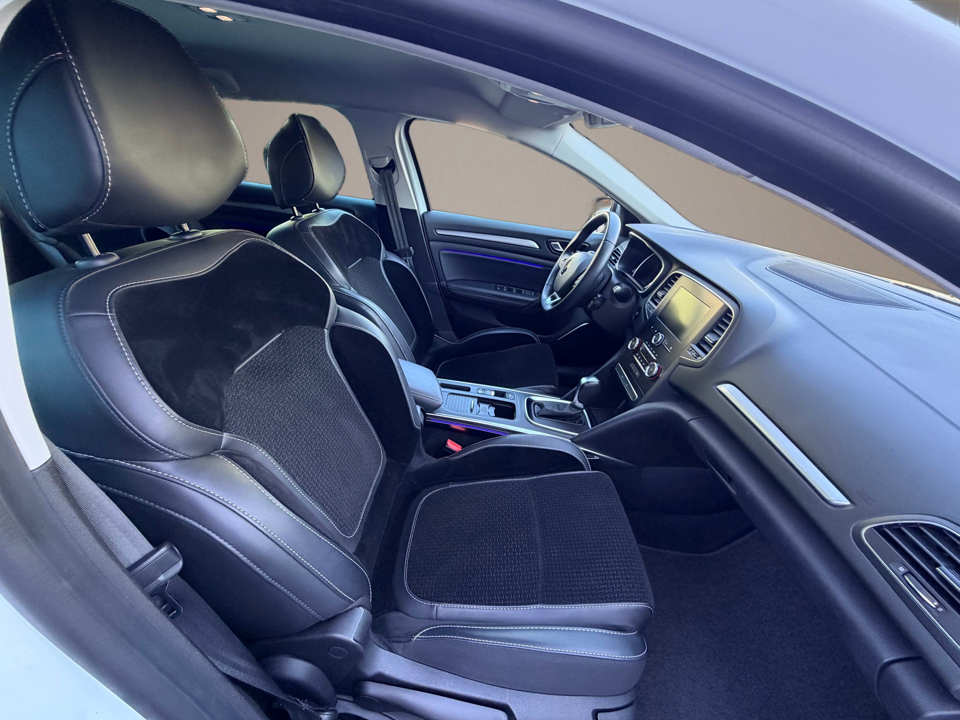 RENAULT Mégane Grandtour 1.3 16V Turbo GT Line EDC-image-8