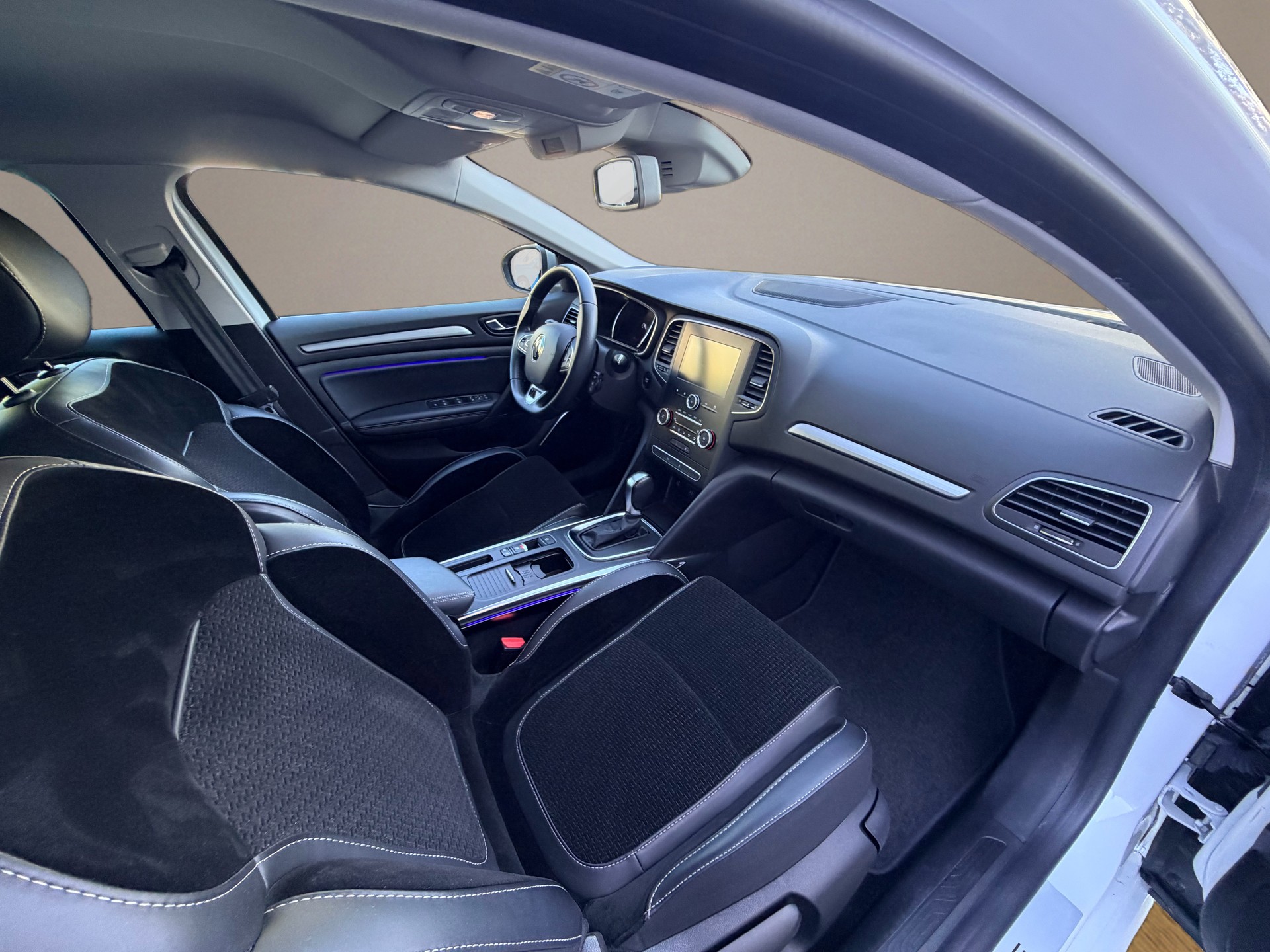 RENAULT Mégane Grandtour 1.3 16V Turbo GT Line EDC-image-9