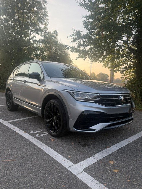 VW Tiguan Allspace 2.0 TDI SCR R-Line 4Motion DSG-image-2