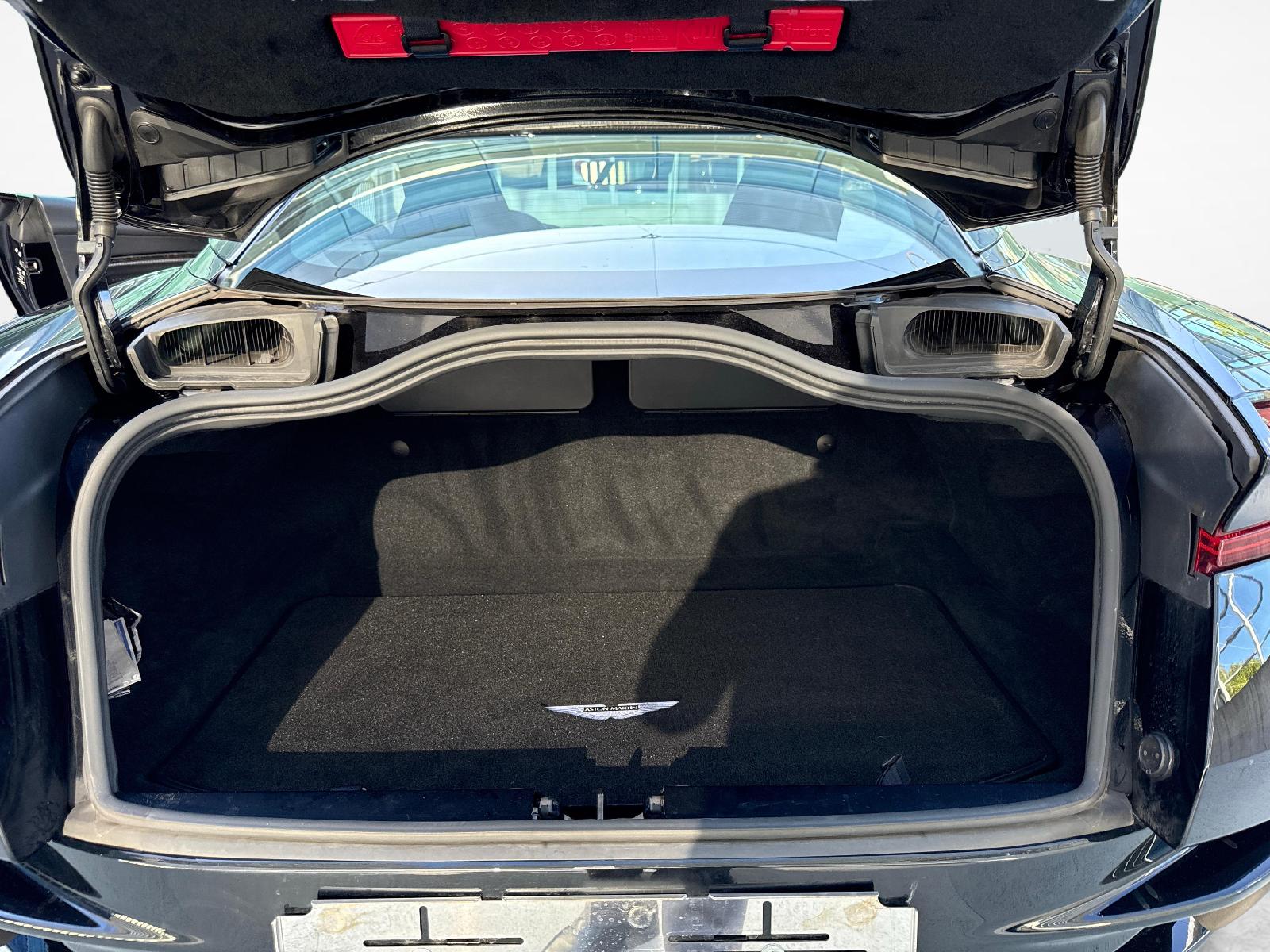 ASTON MARTIN DB11 Coupé 5.2 V12 Bi-Turbo-image-11