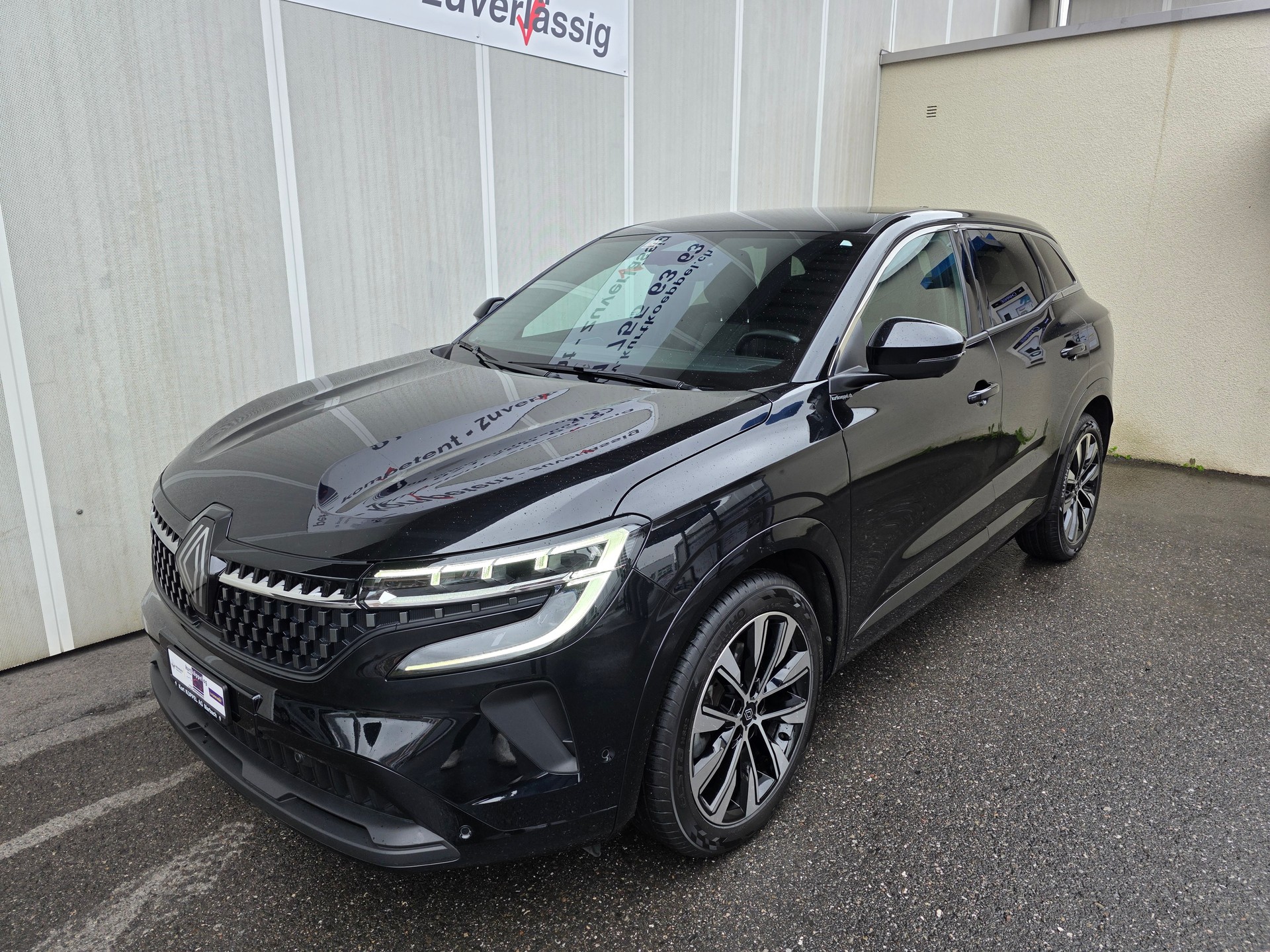 RENAULT Austral 1.2 HEV 200 Techno A-showroom-element-1