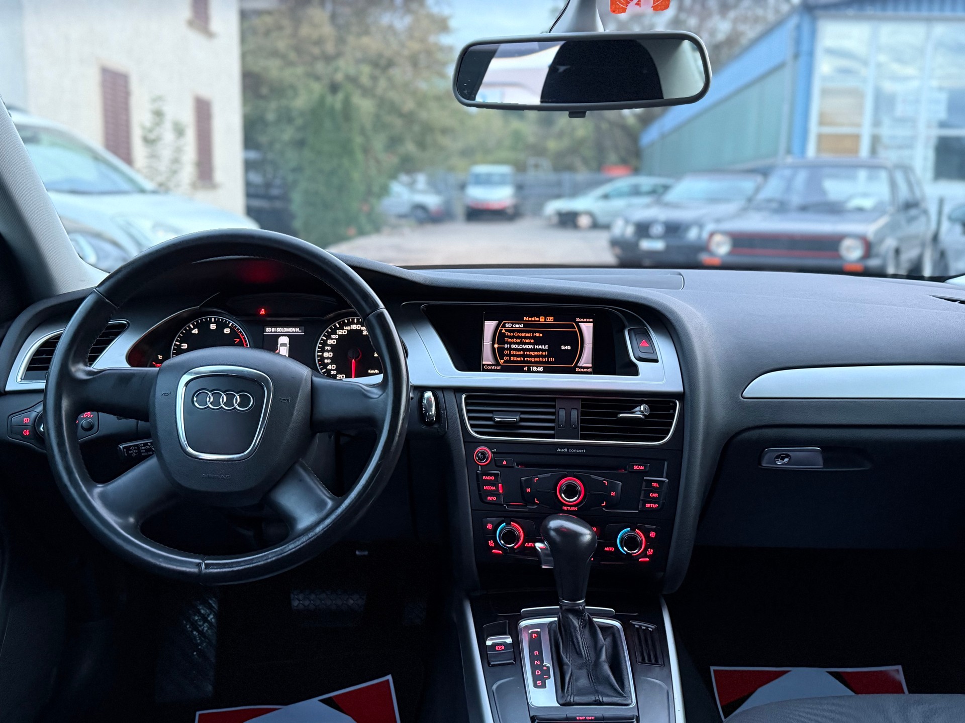 AUDI A4 Limousine 1.8 TFSI multitronic-image-5