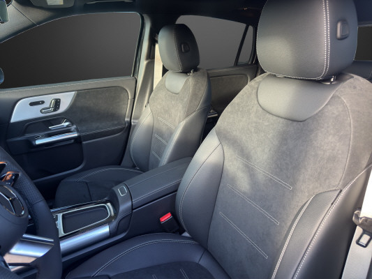 MERCEDES-BENZ GLA 250 e EQ Star 8G-DCT-image-6