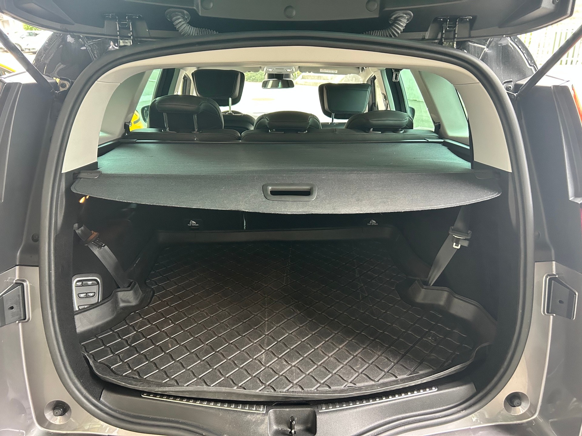 RENAULT Grand Scénic 1.3 16V Turbo Initiale Paris EDC-image-6