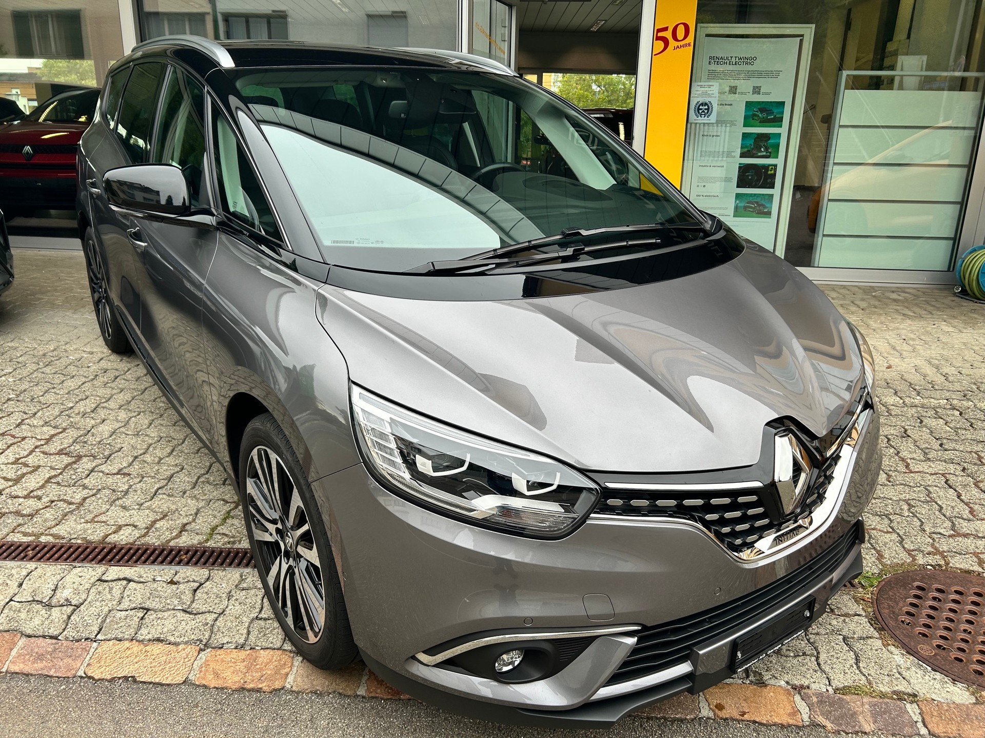 RENAULT Grand Scénic 1.3 16V Turbo Initiale Paris EDC-image-1