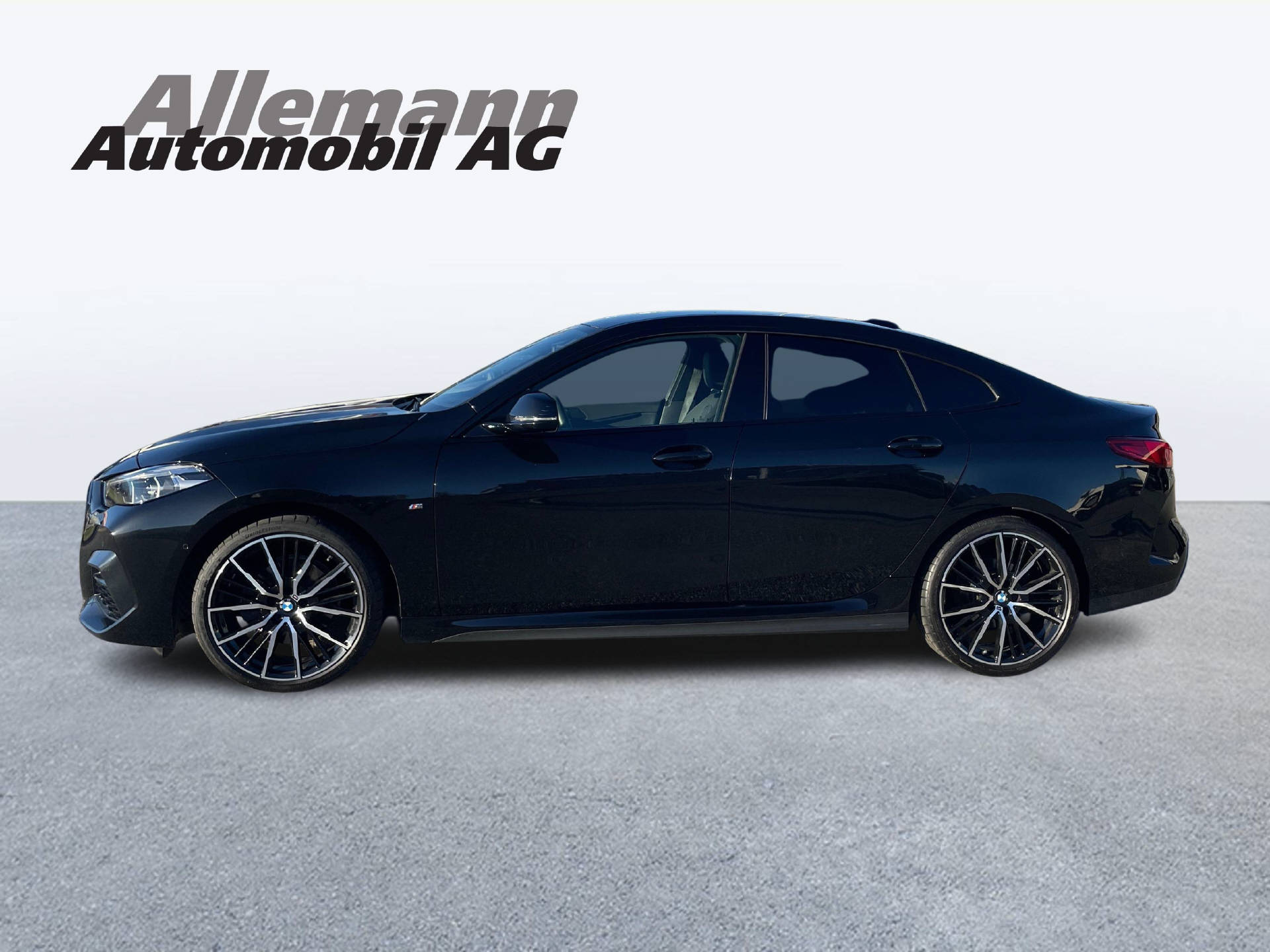 BMW 218i Gran Coupé-image-4