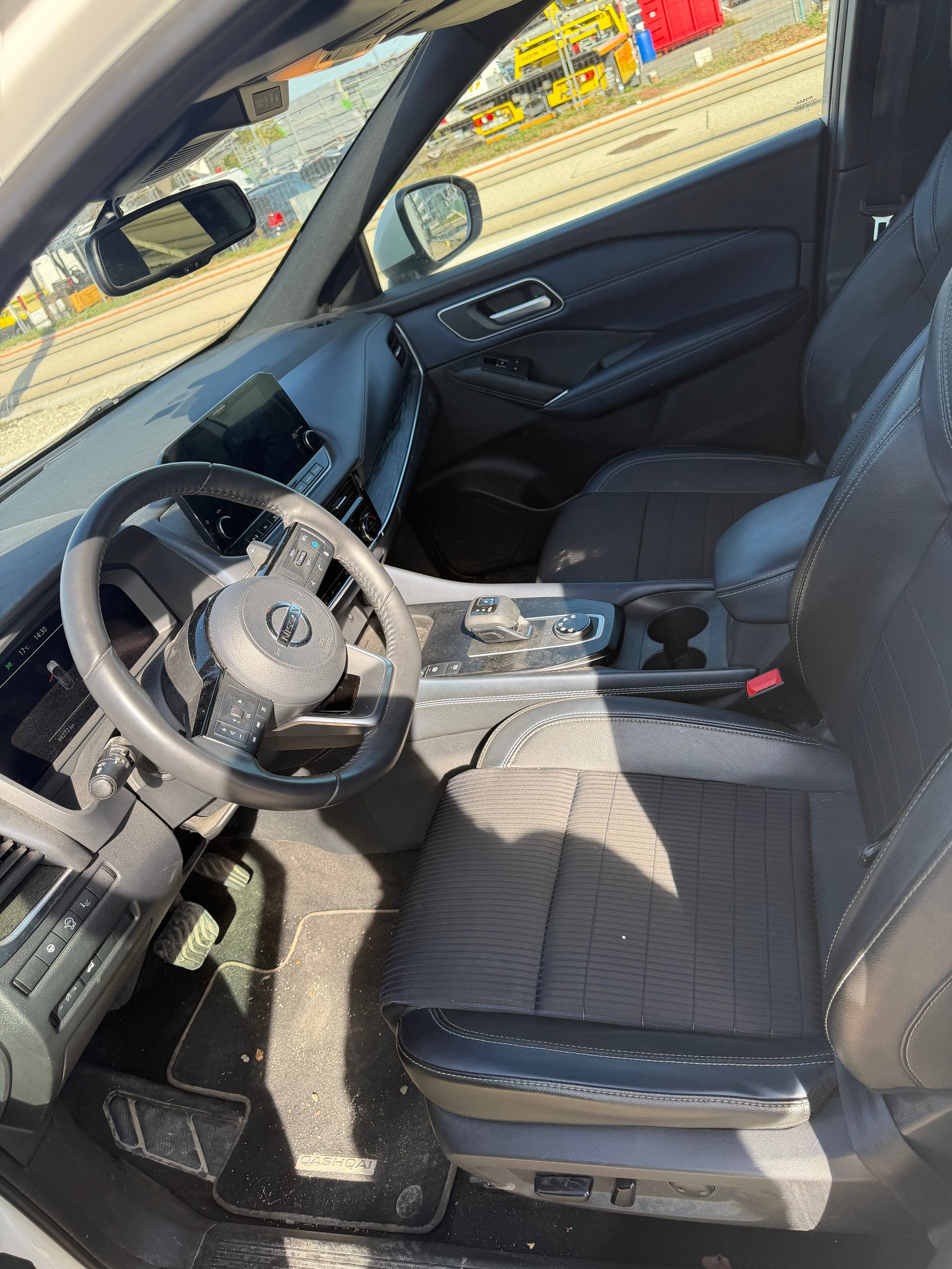 NISSAN Qashqai 1.3 DIG-T MHEV N-Connecta Xtronic 4x4-image-3
