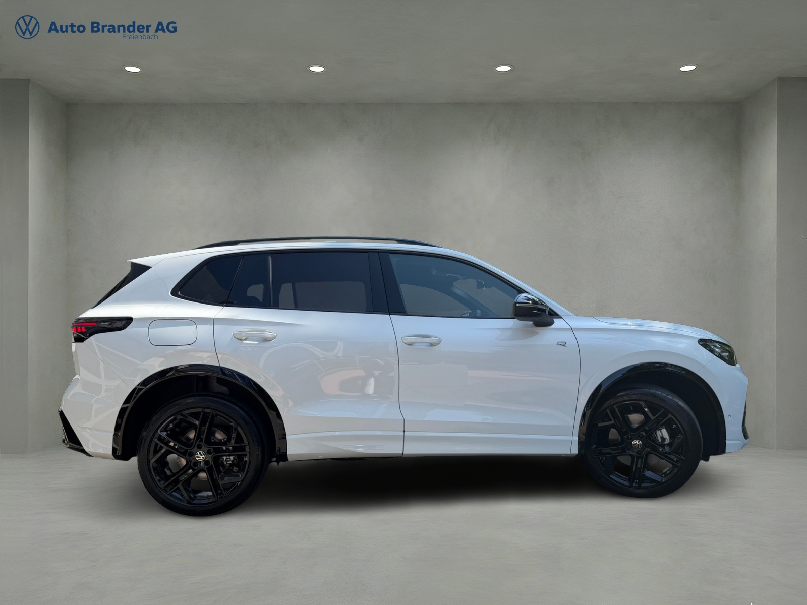 VW Tiguan 2.0 TSI DSG R-Line Plus 4Motion-image-5