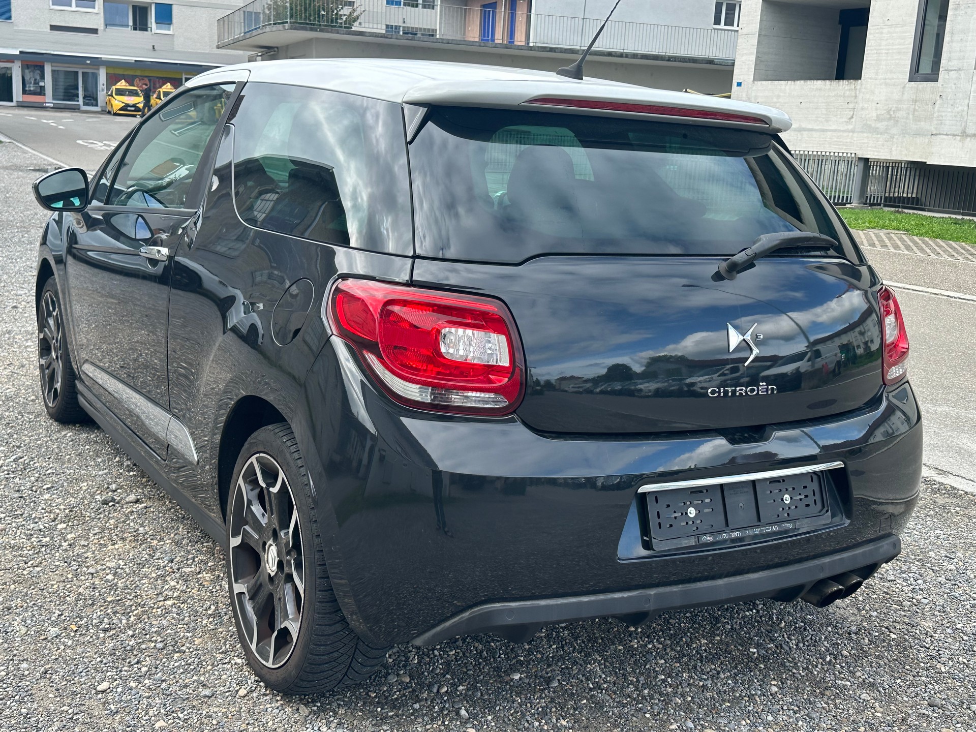 DS AUTOMOBILES DS3 1.6 THP Sport Chic-image-3