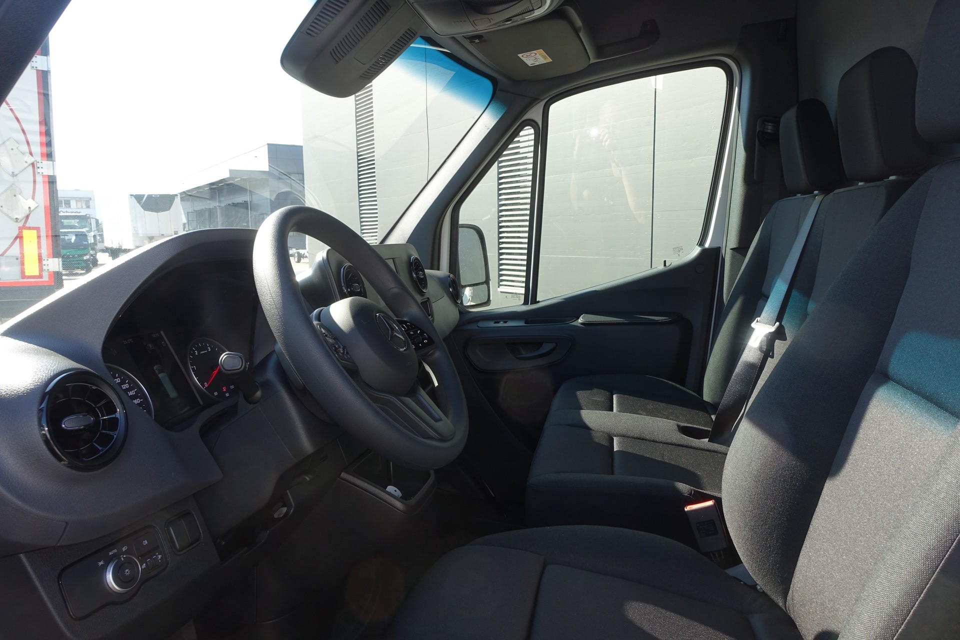 MERCEDES-BENZ Sprinter 317 CDI Standard 9G-TRONIC-image-7