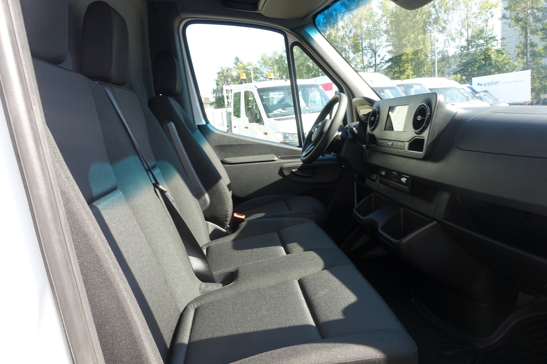MERCEDES-BENZ Sprinter 317 CDI Standard 9G-TRONIC-image-8