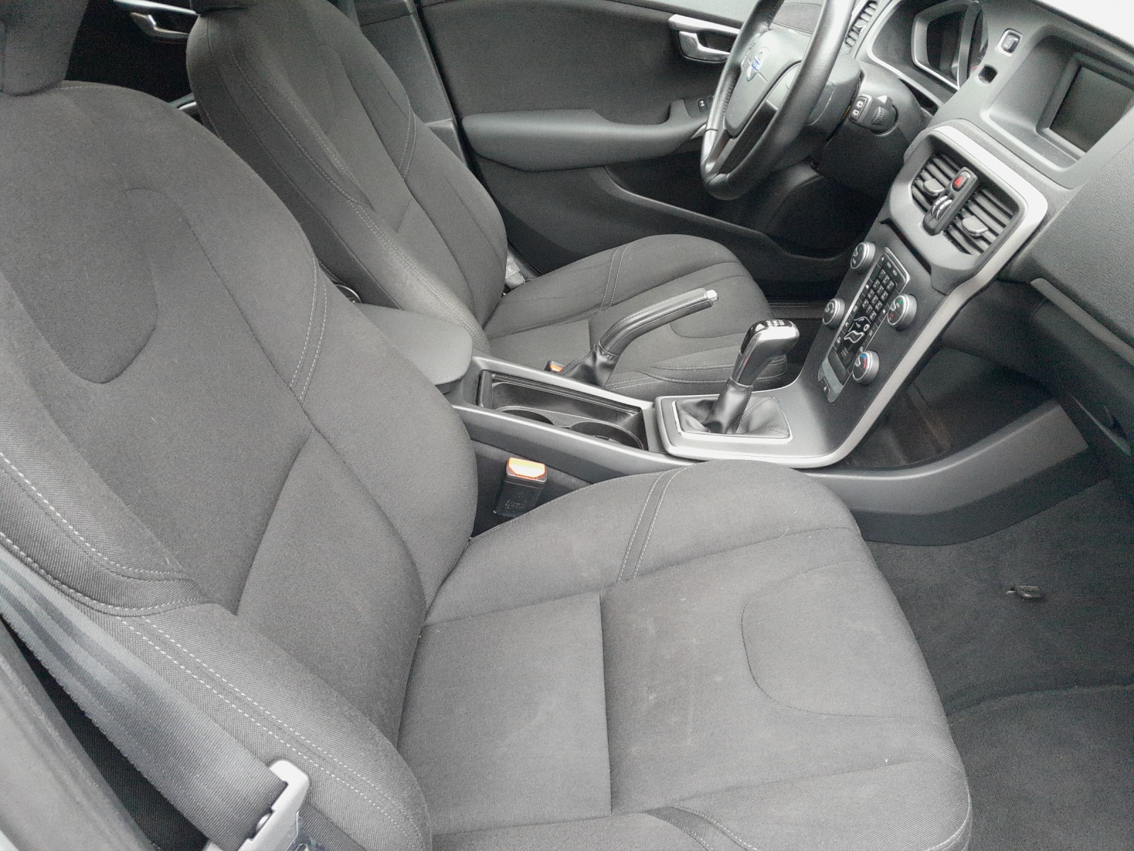 VOLVO V40 2.0 D3 Kinetic S/S-image-11