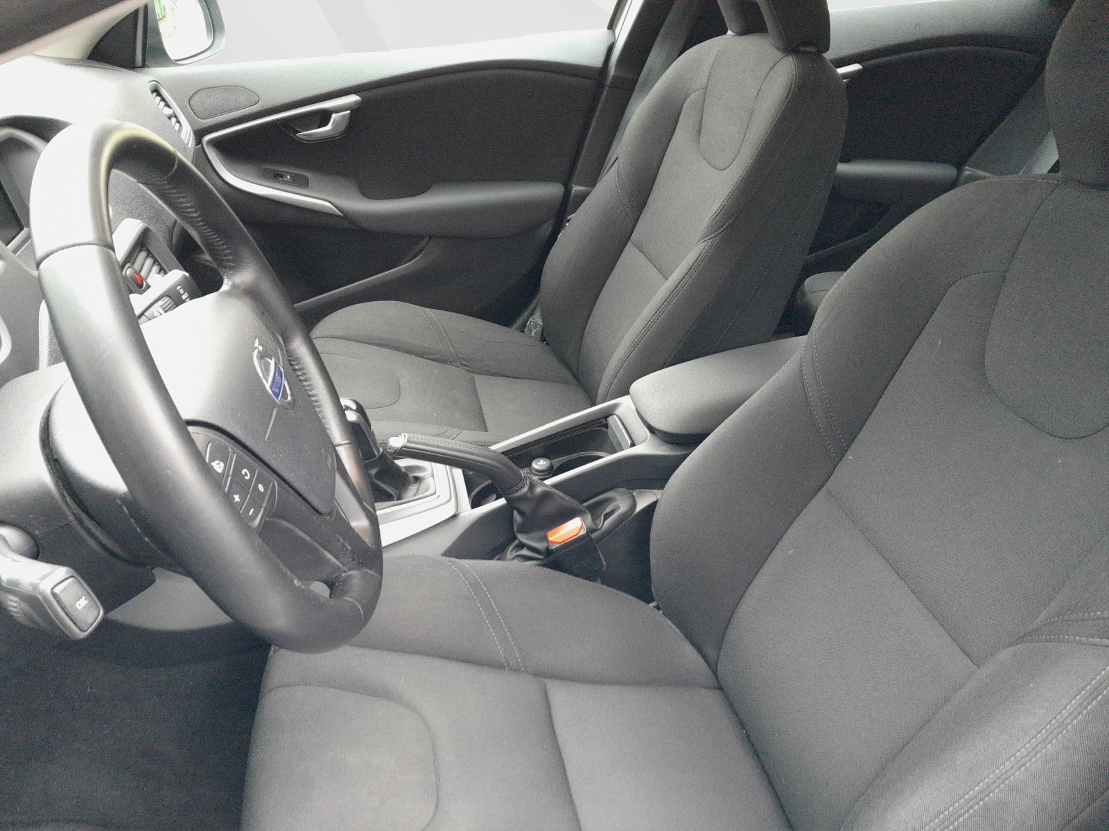 VOLVO V40 2.0 D3 Kinetic S/S-image-8