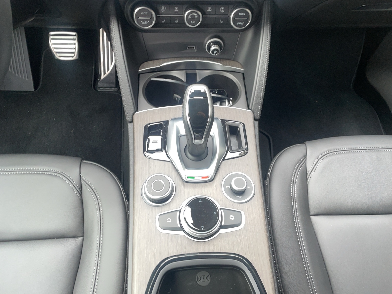 ALFA ROMEO Stelvio 2.0 Q4 280 Ti Edition-image-12