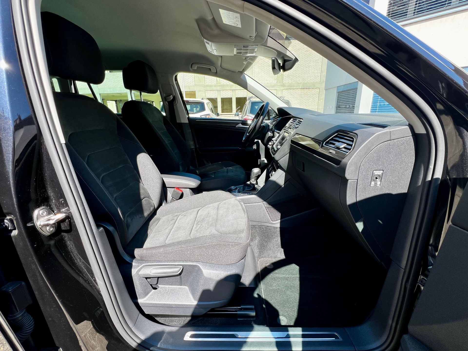 VW Tiguan 2.0TSI Highline 4Motion DSG Tiguan 2.0 TSI Highline 4Motion | 180 PS | LED | 360°-Kamera | Lückenloser Service-image-10