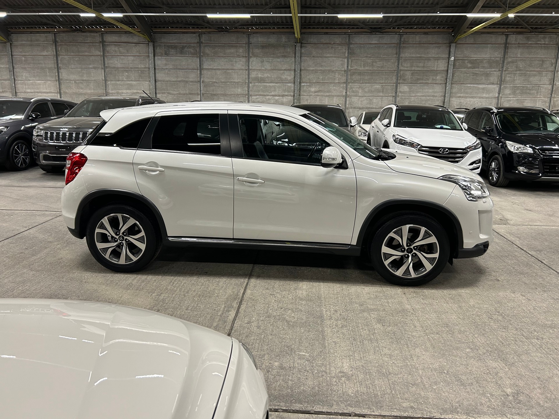 CITROEN C4 Aircross 1.6i Exclusive 2WD-image-4