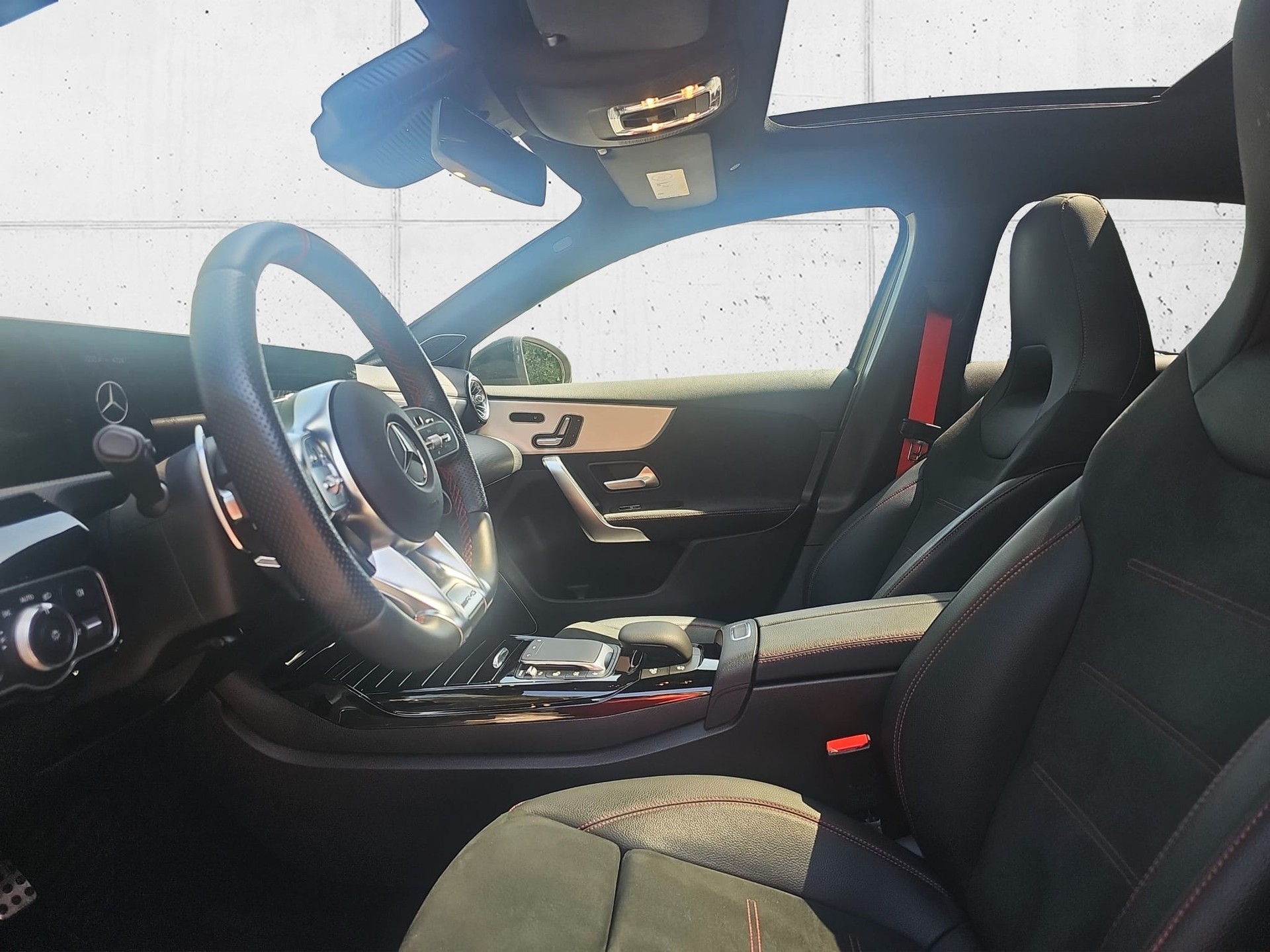 MERCEDES-BENZ A 35 AMG 4Matic Speedshift-image-11