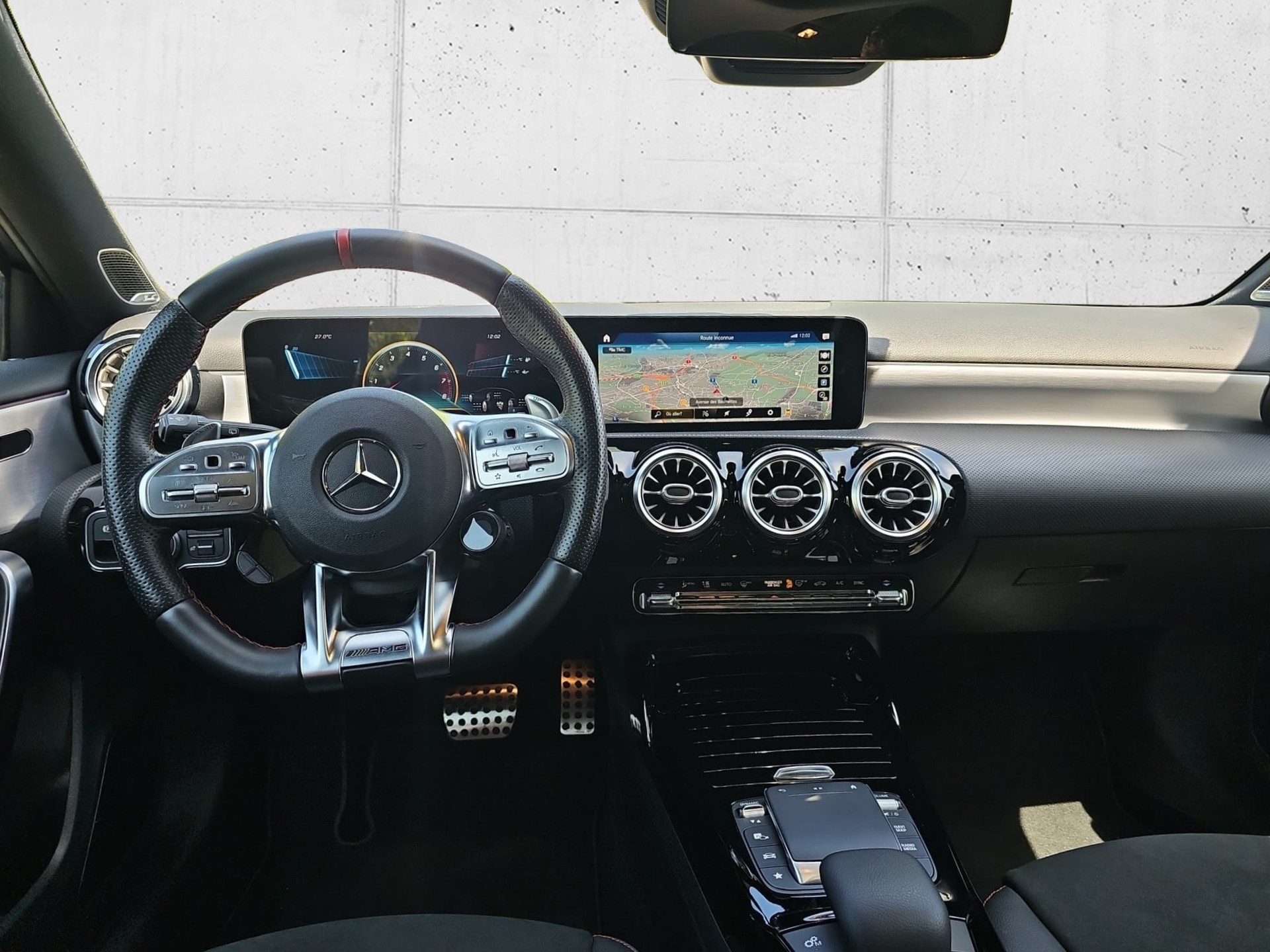 MERCEDES-BENZ A 35 AMG 4Matic Speedshift-image-17