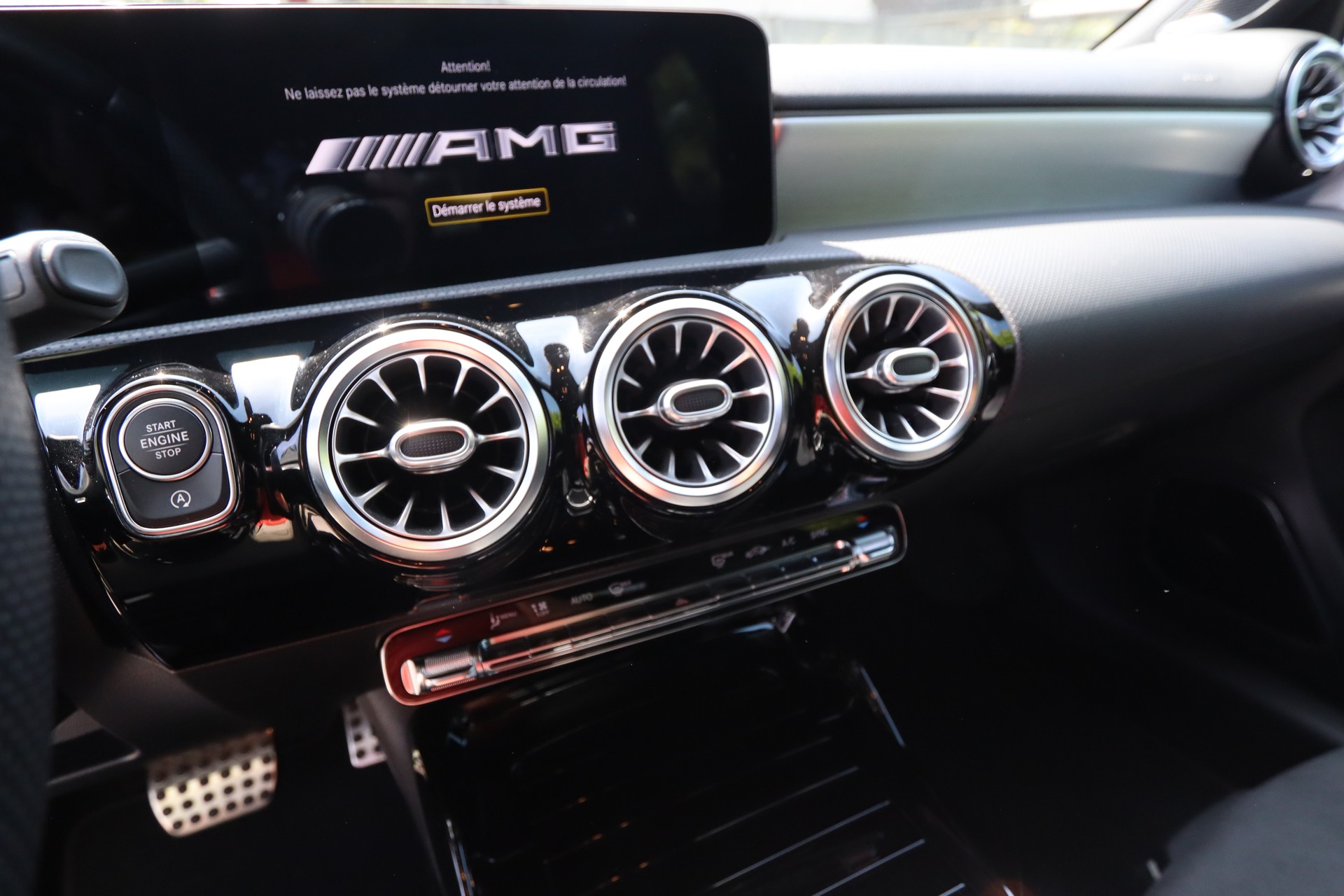 MERCEDES-BENZ A 35 AMG 4Matic Speedshift-image-20