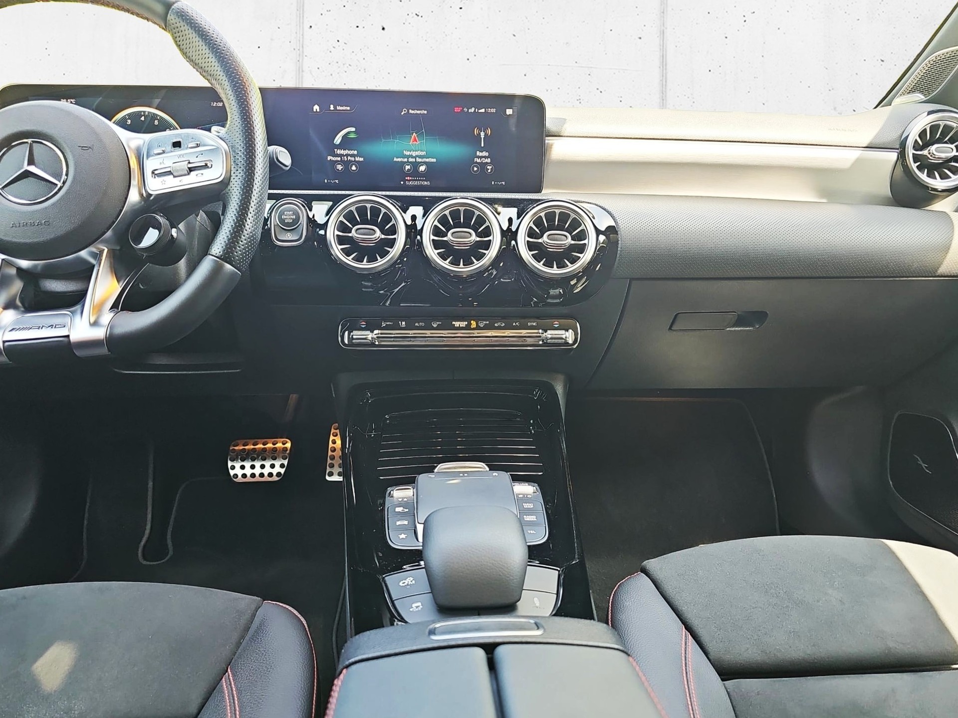MERCEDES-BENZ A 35 AMG 4Matic Speedshift-image-18
